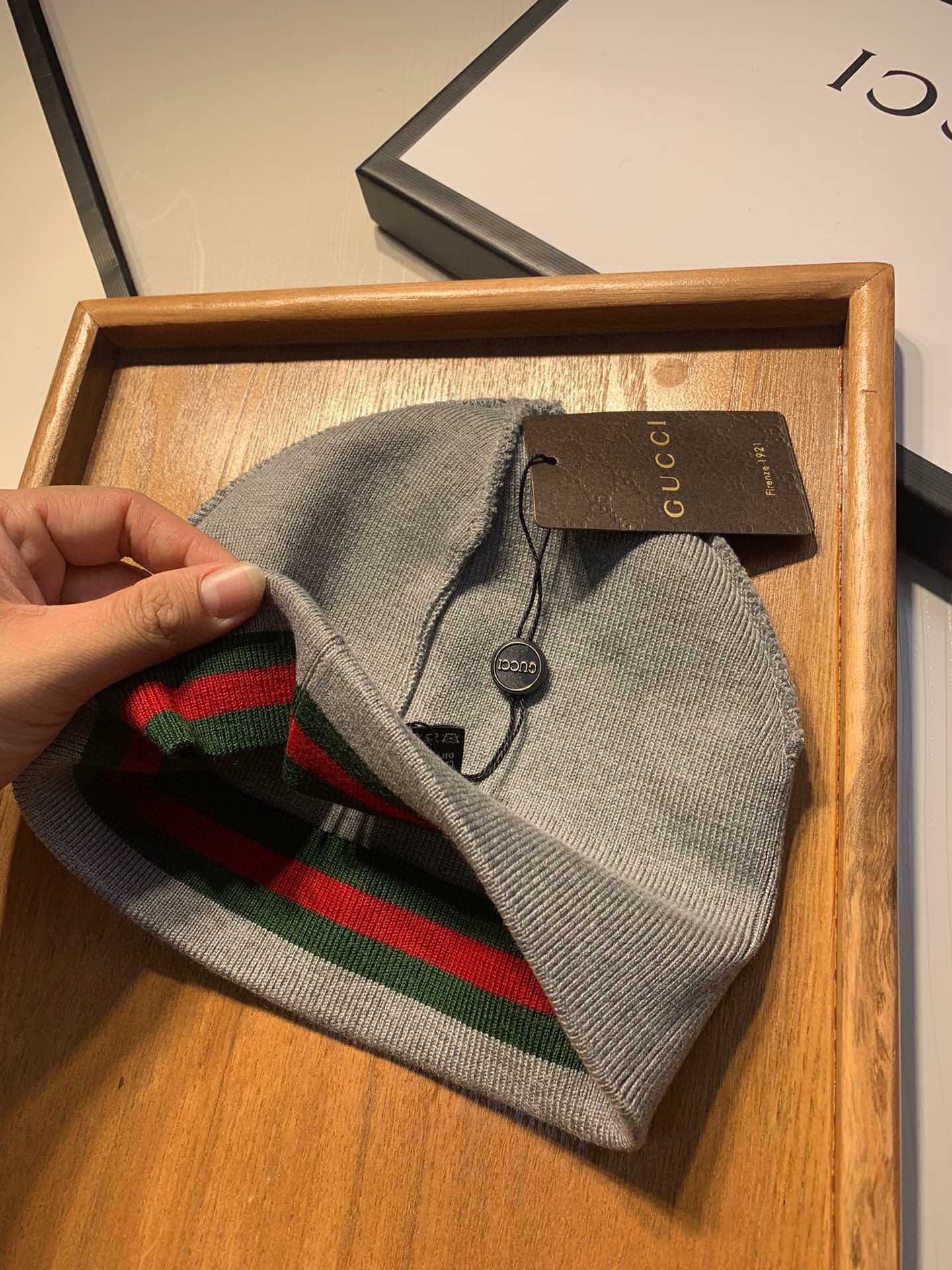 。G家。【羊毛单帽】专柜专柜专柜直接下的订单.电子版合确认信息拍你们.客供小羊毛！珍贵典藏的灵魂帽子！客