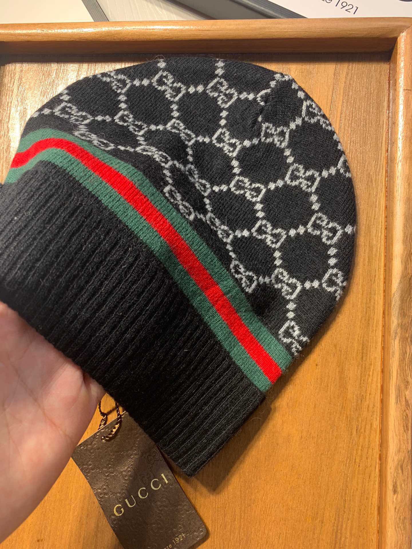 。G家。【羊毛单帽】专柜专柜专柜直接下的订单.电子版合确认信息拍你们.客供小羊毛！珍贵典藏的灵魂帽子！客