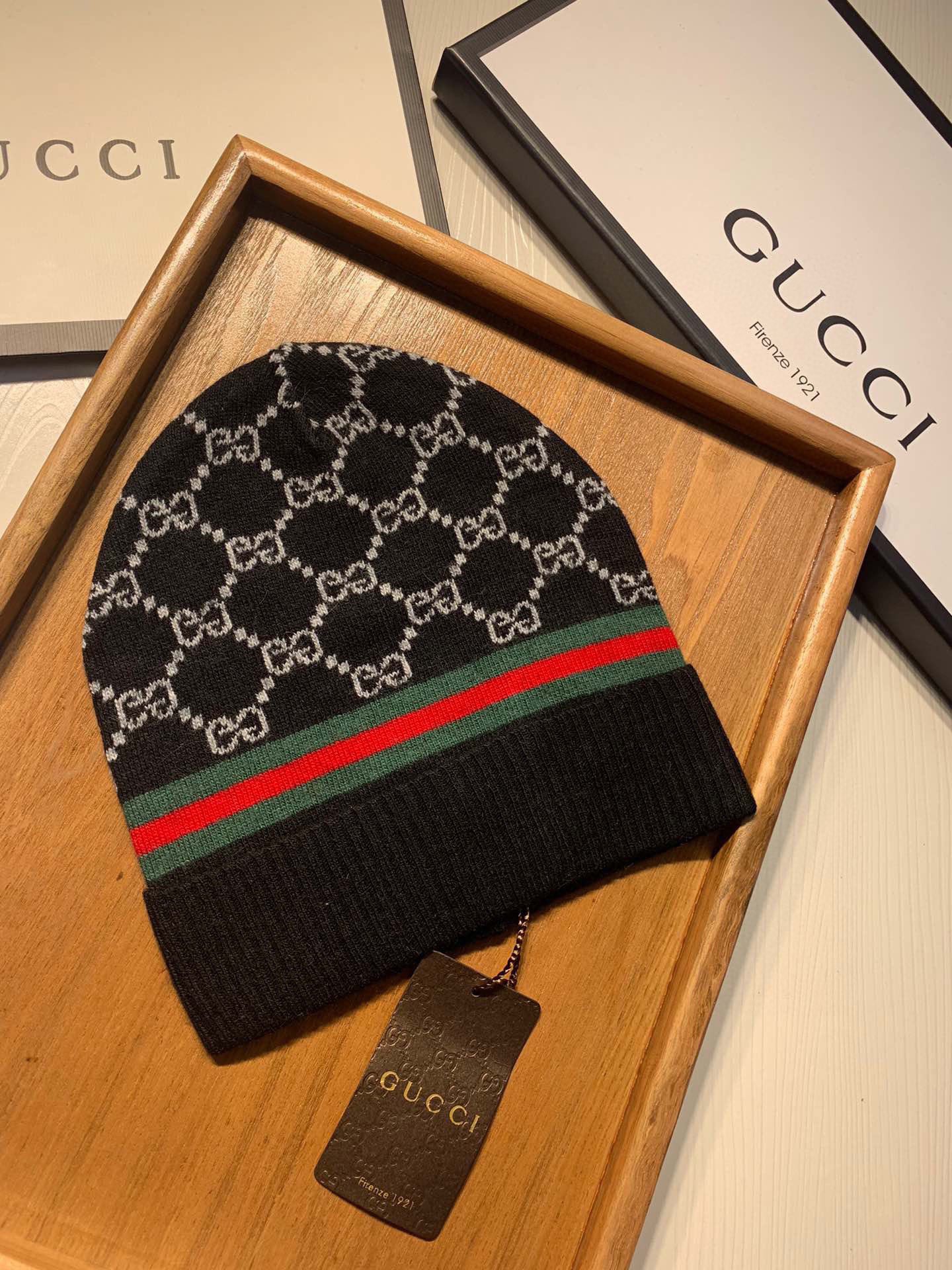 。G家。【羊毛单帽】专柜专柜专柜直接下的订单.电子版合确认信息拍你们.客供小羊毛！珍贵典藏的灵魂帽子！客