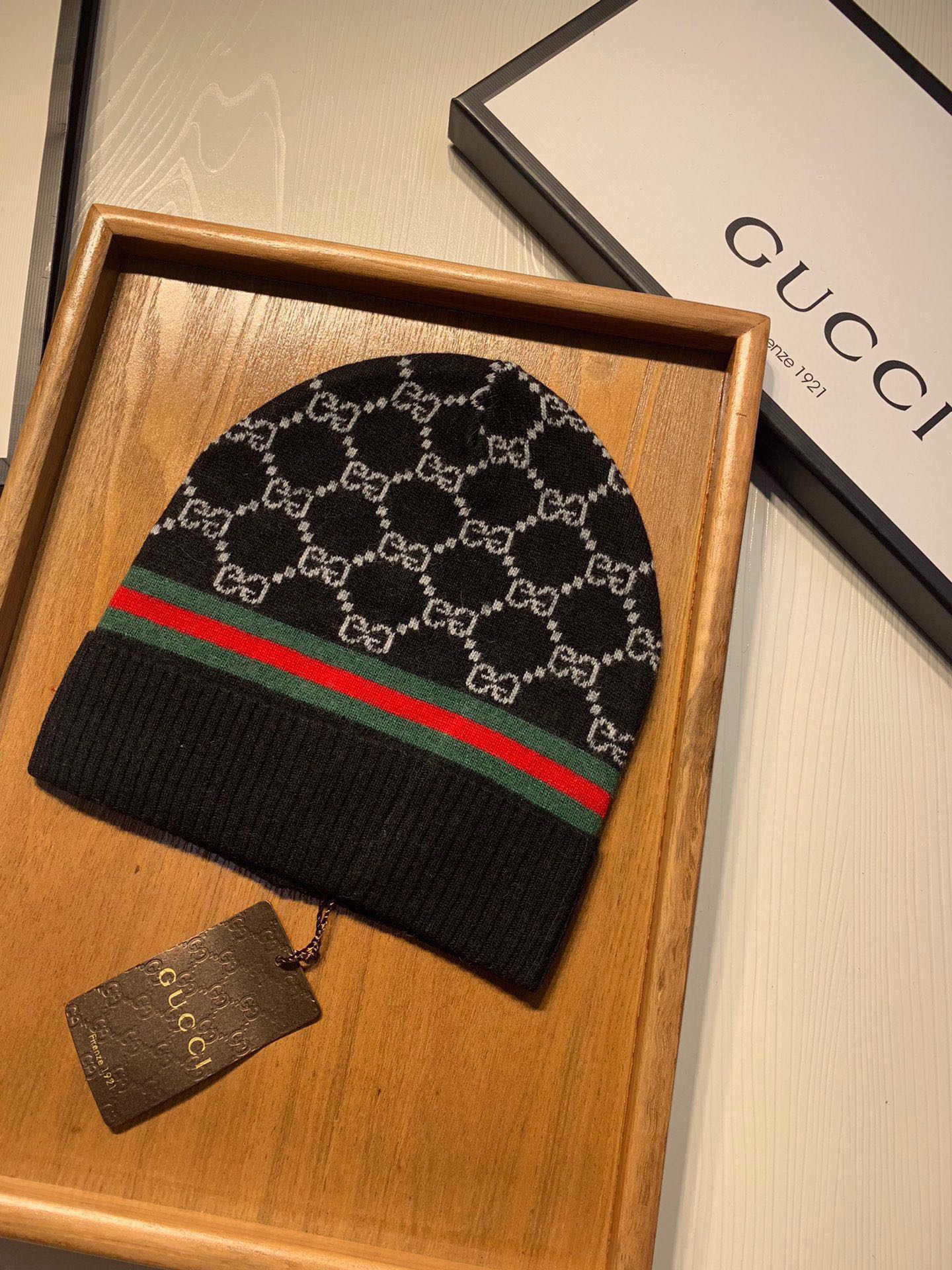 。G家。【羊毛单帽】专柜专柜专柜直接下的订单.电子版合确认信息拍你们.客供小羊毛！珍贵典藏的灵魂帽子！客