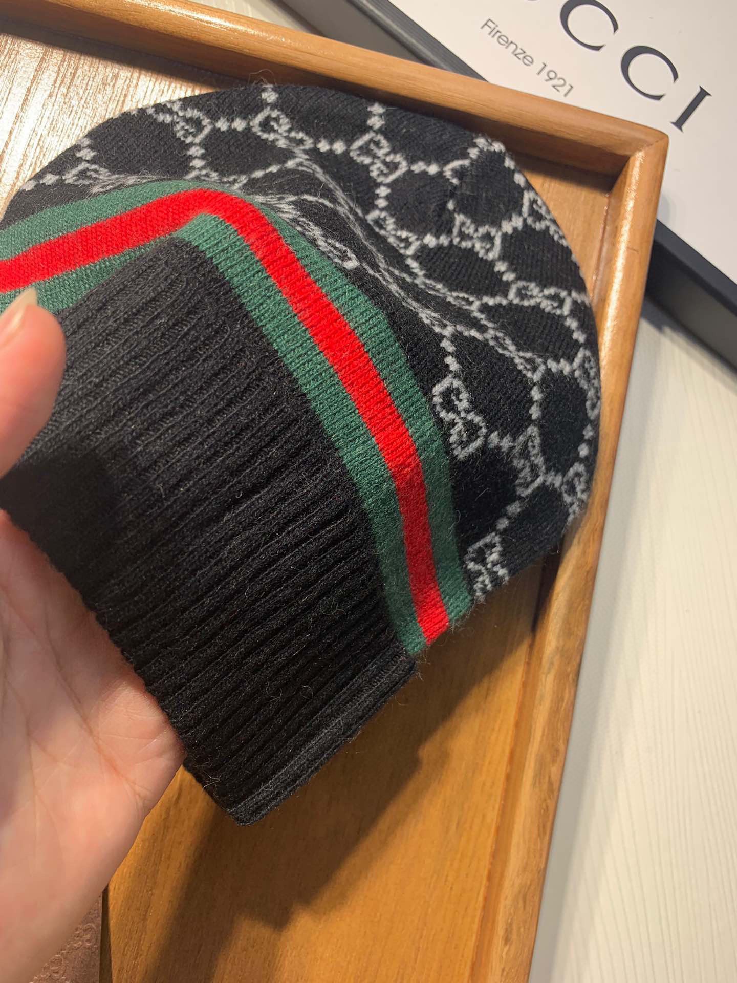 。G家。【羊毛单帽】专柜专柜专柜直接下的订单.电子版合确认信息拍你们.客供小羊毛！珍贵典藏的灵魂帽子！客