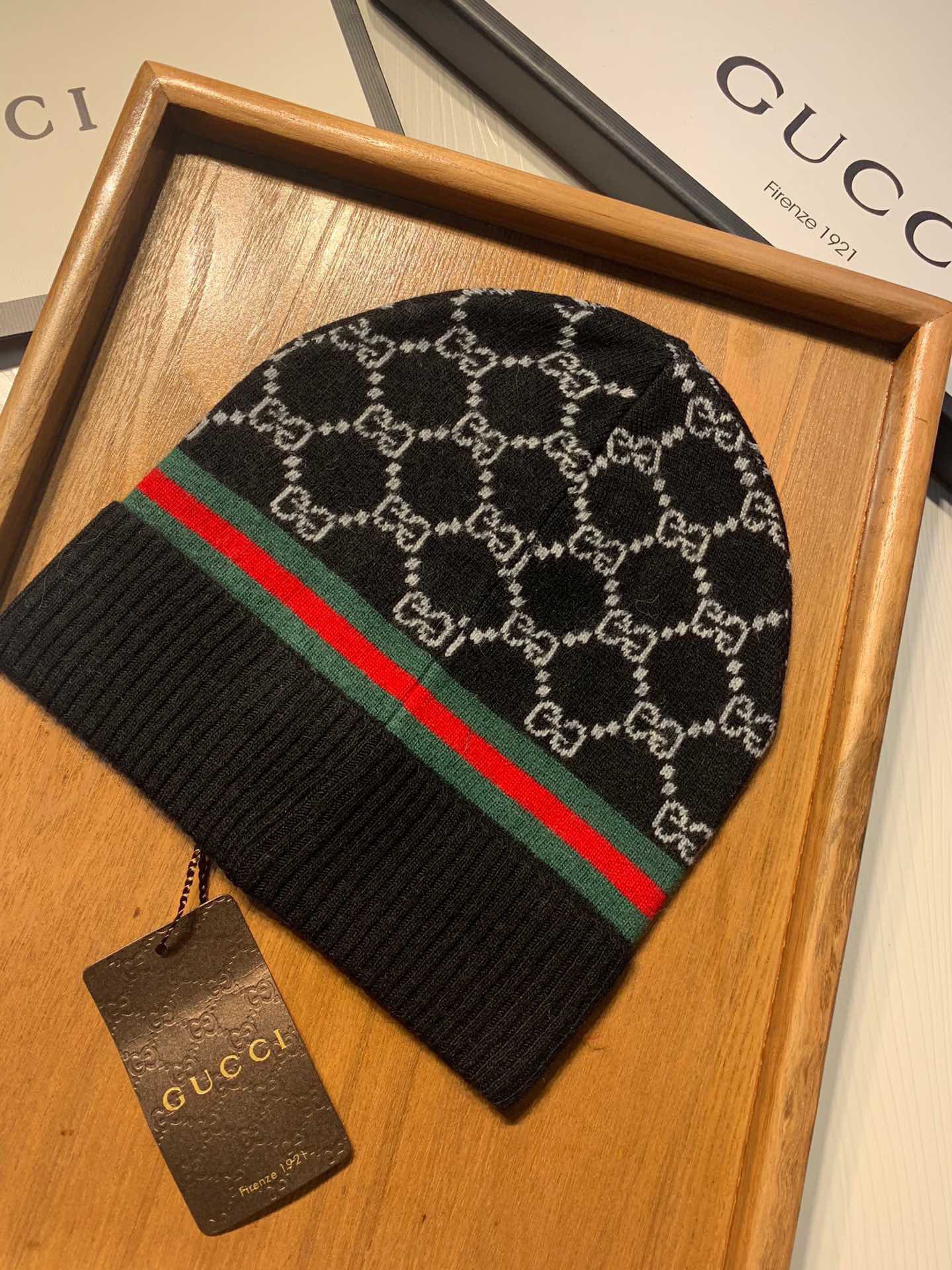 。G家。【羊毛单帽】专柜专柜专柜直接下的订单.电子版合确认信息拍你们.客供小羊毛！珍贵典藏的灵魂帽子！客