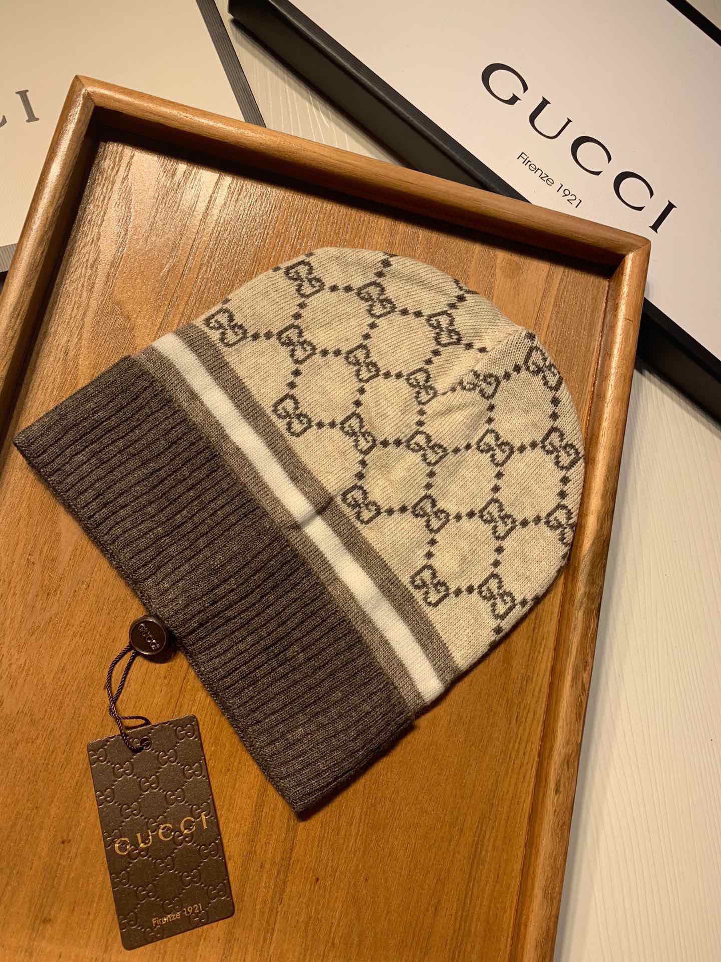 。G家。【羊毛单帽】专柜专柜专柜直接下的订单.电子版合确认信息拍你们.客供小羊毛！珍贵典藏的灵魂帽子！客