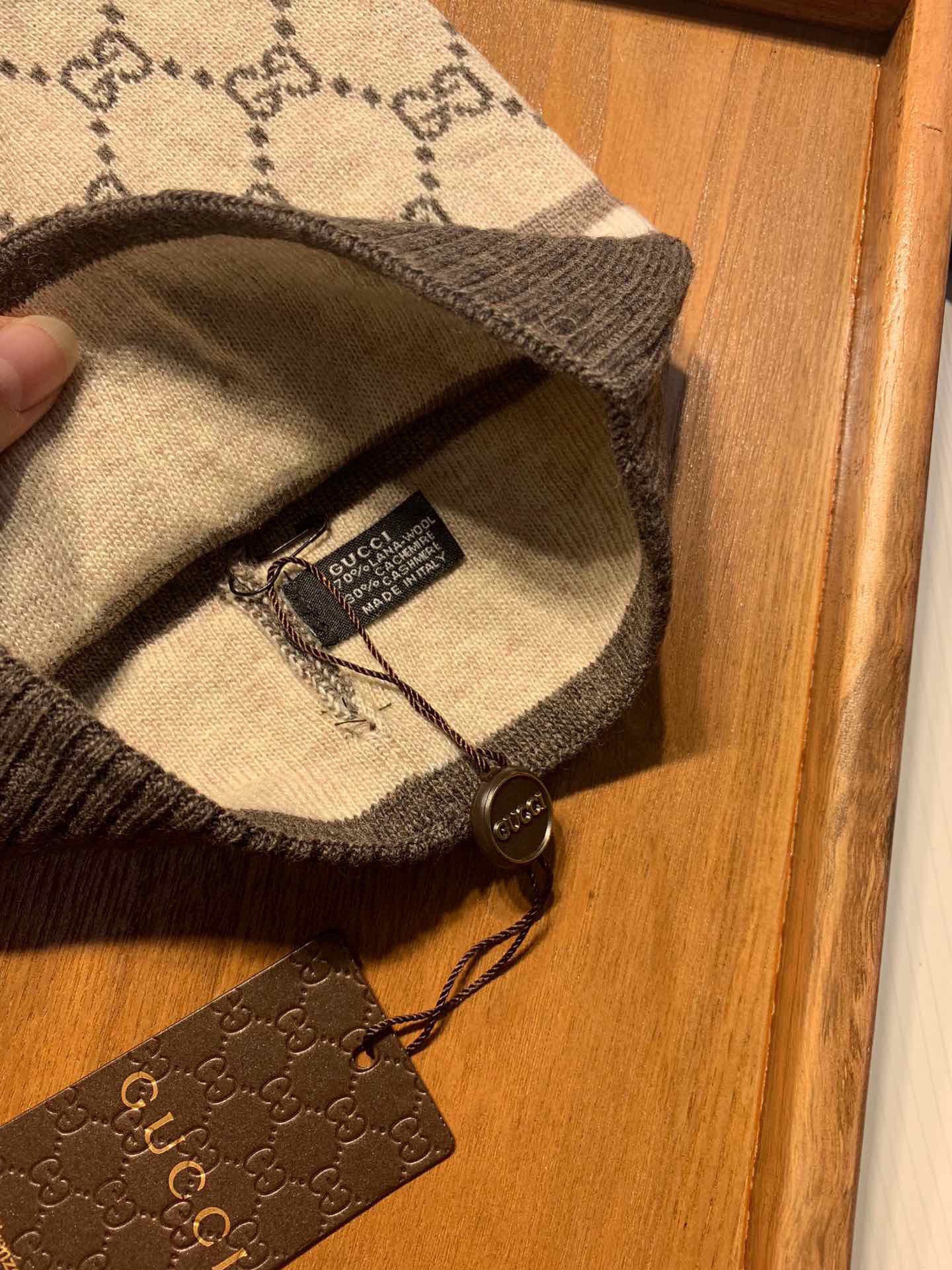 。G家。【羊毛单帽】专柜专柜专柜直接下的订单.电子版合确认信息拍你们.客供小羊毛！珍贵典藏的灵魂帽子！客