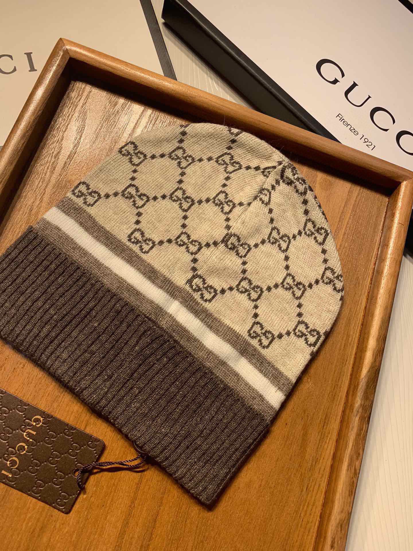 。G家。【羊毛单帽】专柜专柜专柜直接下的订单.电子版合确认信息拍你们.客供小羊毛！珍贵典藏的灵魂帽子！客