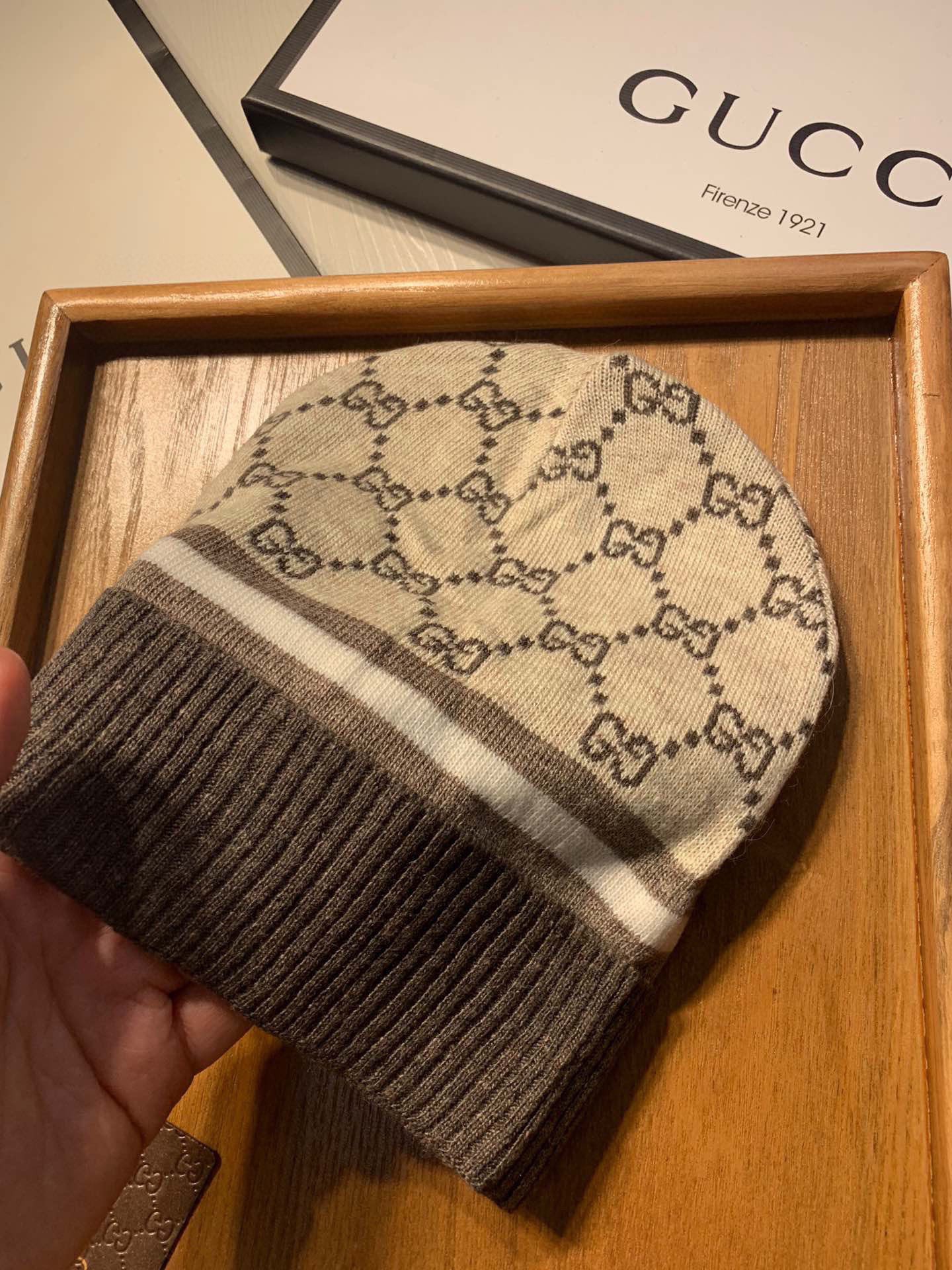 。G家。【羊毛单帽】专柜专柜专柜直接下的订单.电子版合确认信息拍你们.客供小羊毛！珍贵典藏的灵魂帽子！客