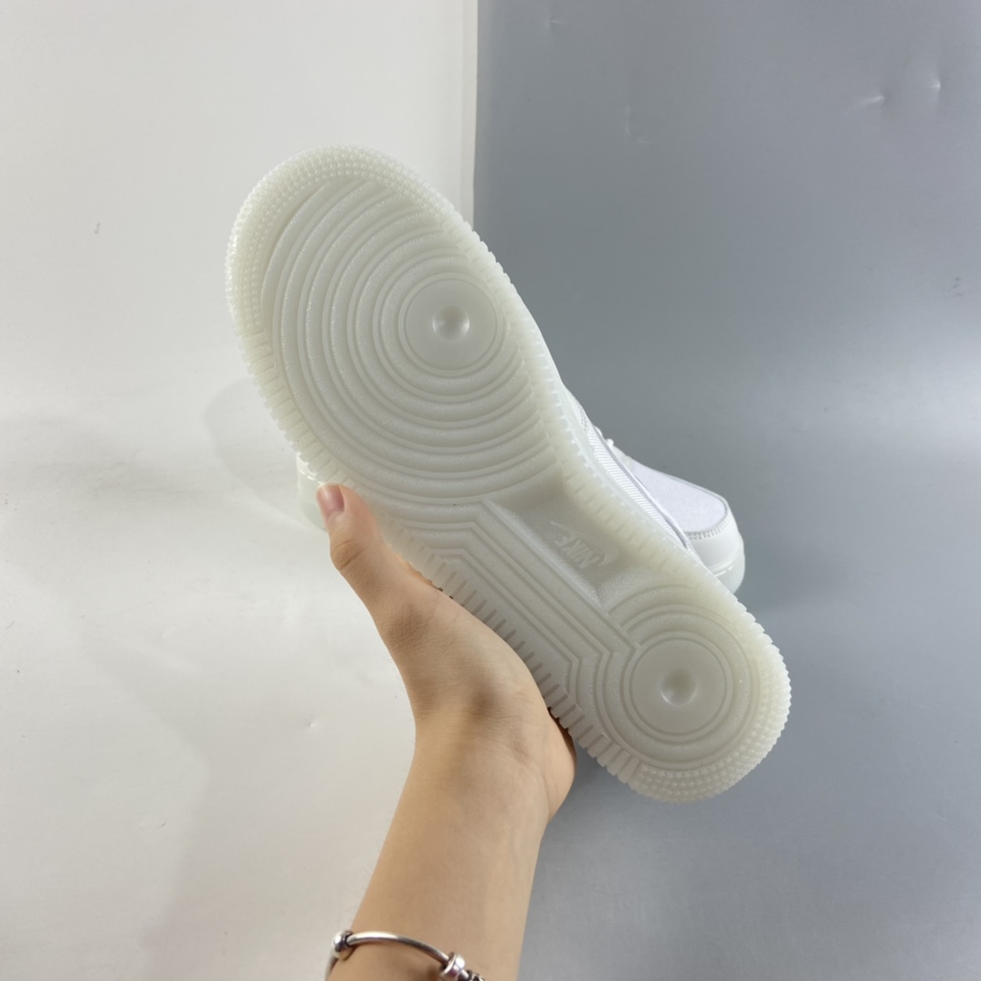 P200  NIKE  Air Force 1 Low ’07 低帮空军一号休闲板鞋 DJ7958-100