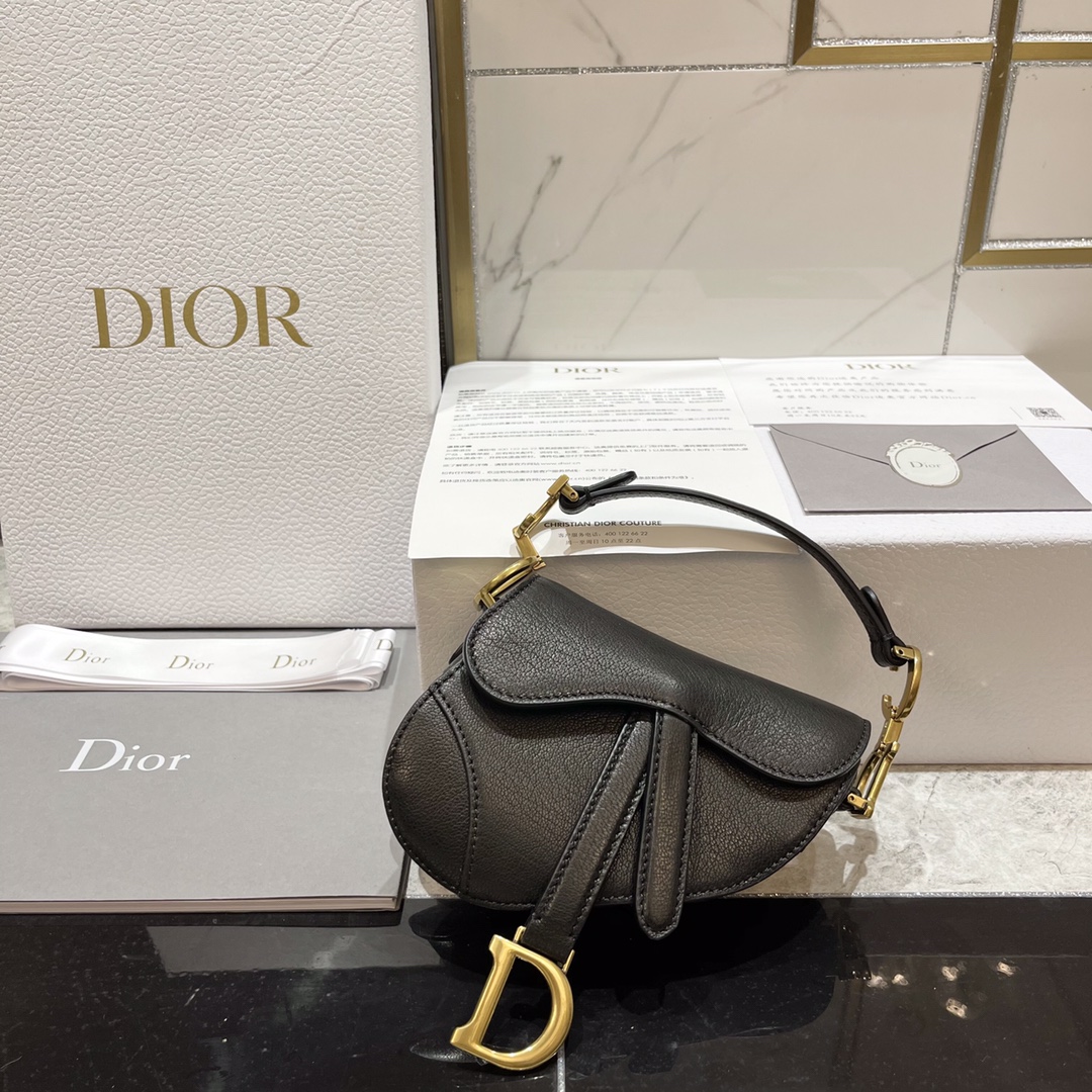 Christian Dior LARGE SADDLE BAG IN PINK CALFSKIN For Sale at  httpwwwbellavitamodacom summer2018 summer  Dior saddle bag  Christian dior bags Trendy purses