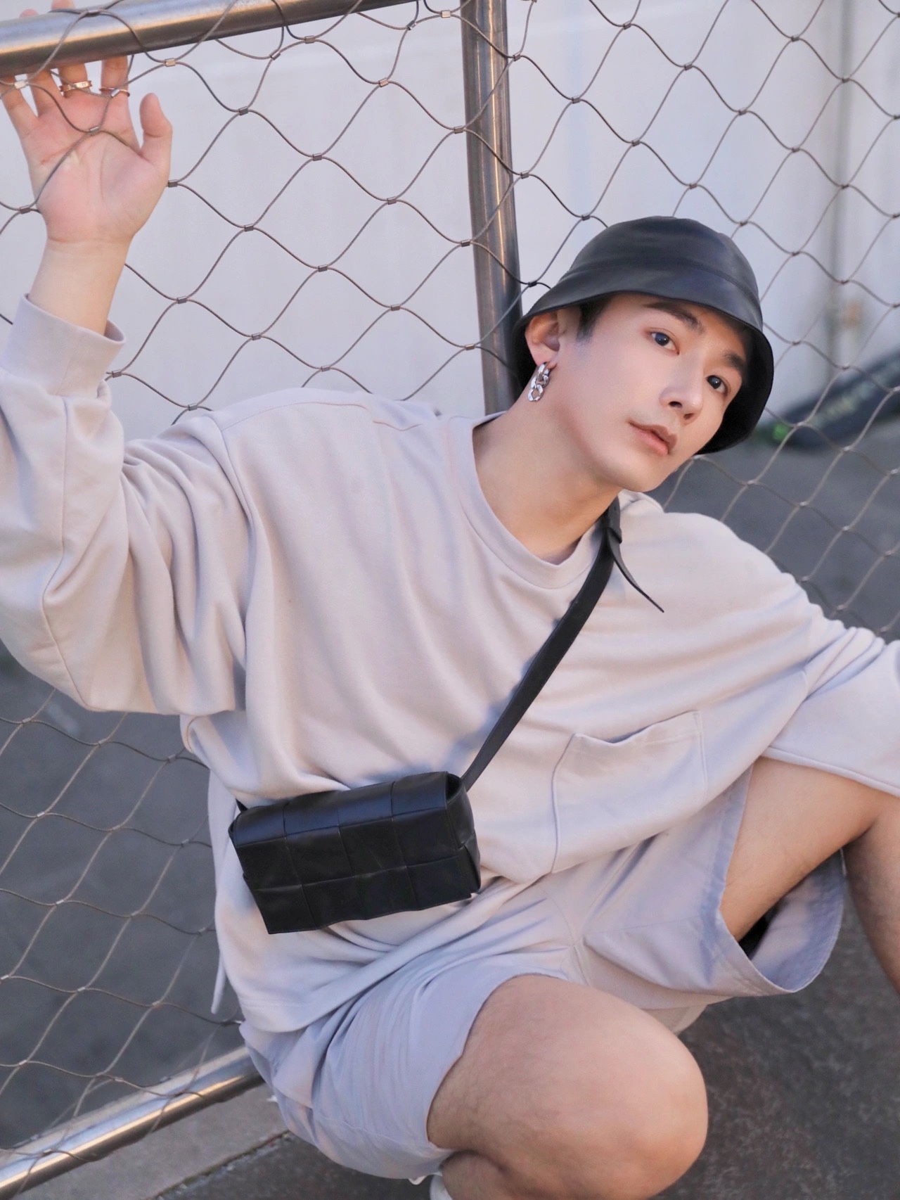 Bottega Veneta葆蝶家 Cassttte四格 651053油蜡皮黑色