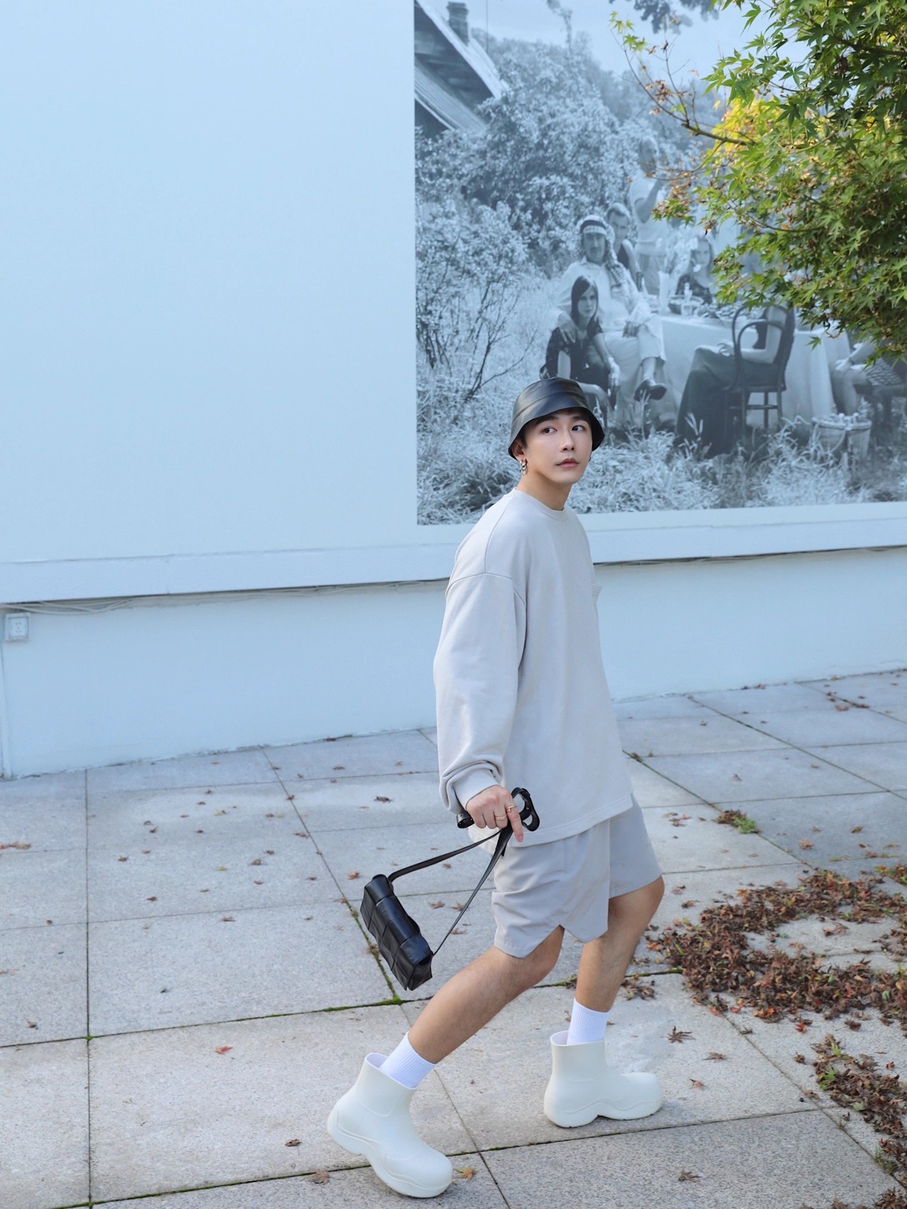 Bottega Veneta葆蝶家 Cassttte四格 651053油蜡皮黑色