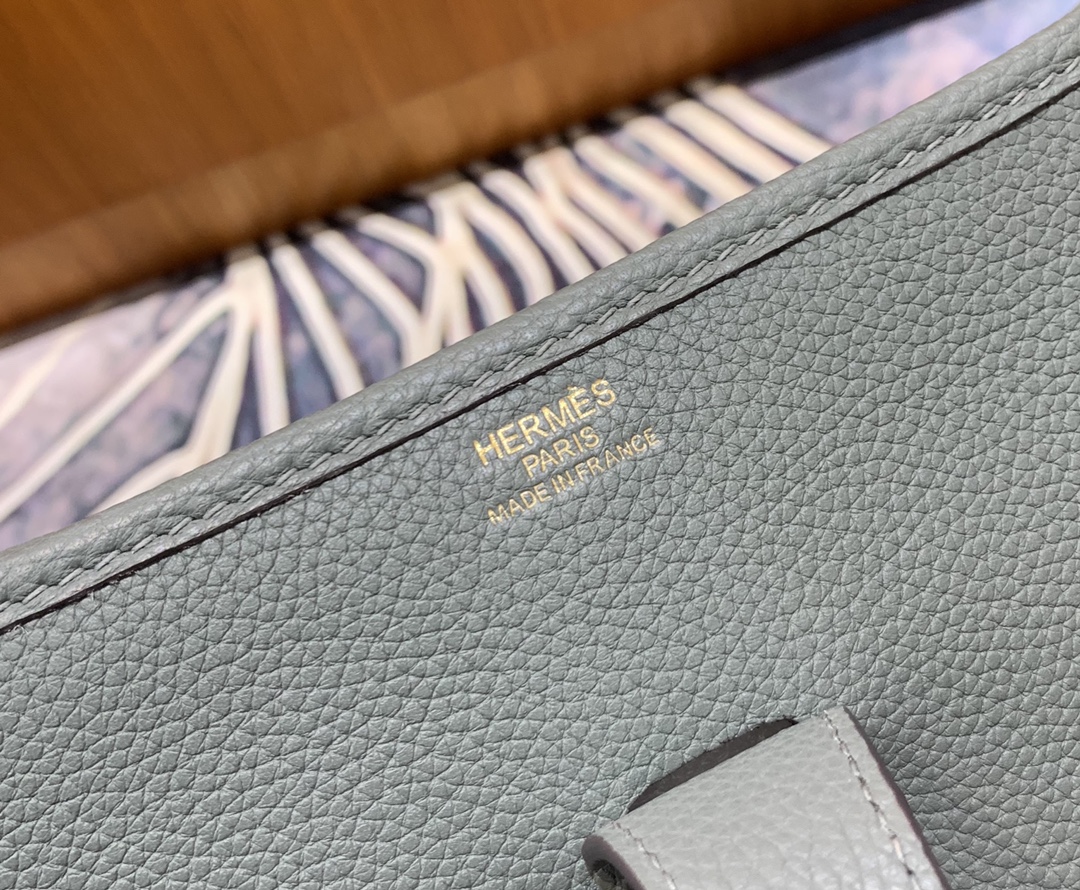 Hermes Evelyne 29 Bag: Stylish Crossbody & Shoulder Bag for Everyday Use 9 i1629534996 763 7