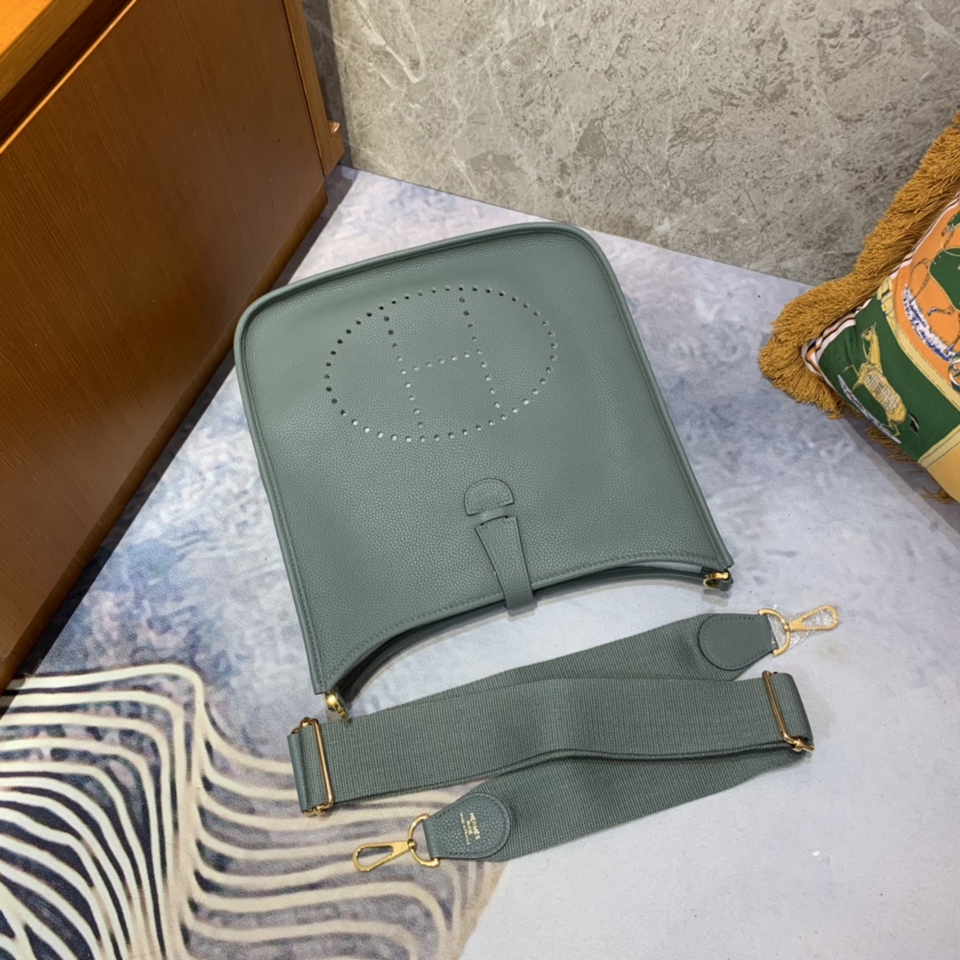 Hermes Evelyne 29 Bag: Stylish Crossbody & Shoulder Bag for Everyday Use 5 i1629534996 8285 3
