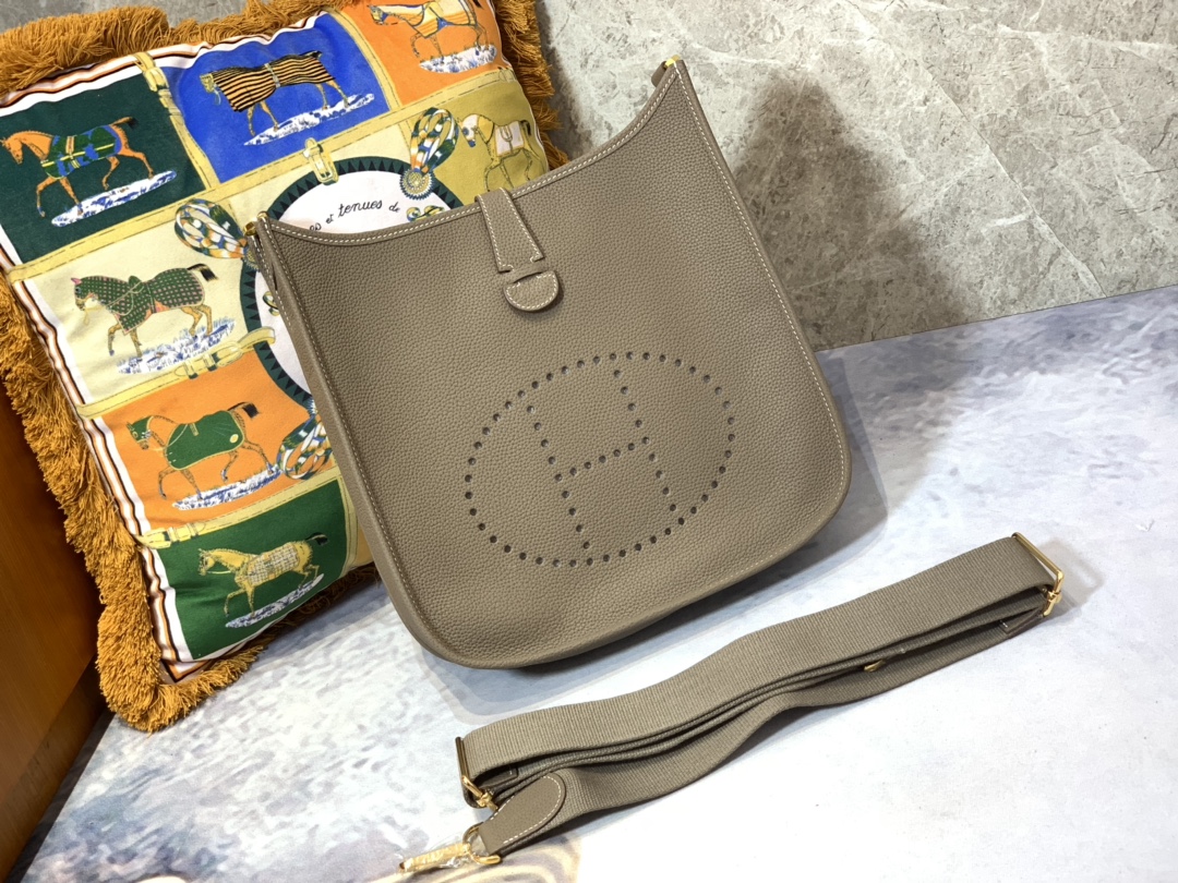 Hermes Evelyne 29 Crossbody Bag Adjustable Strap, Designer Handbag 4 i1629537407 5758 2