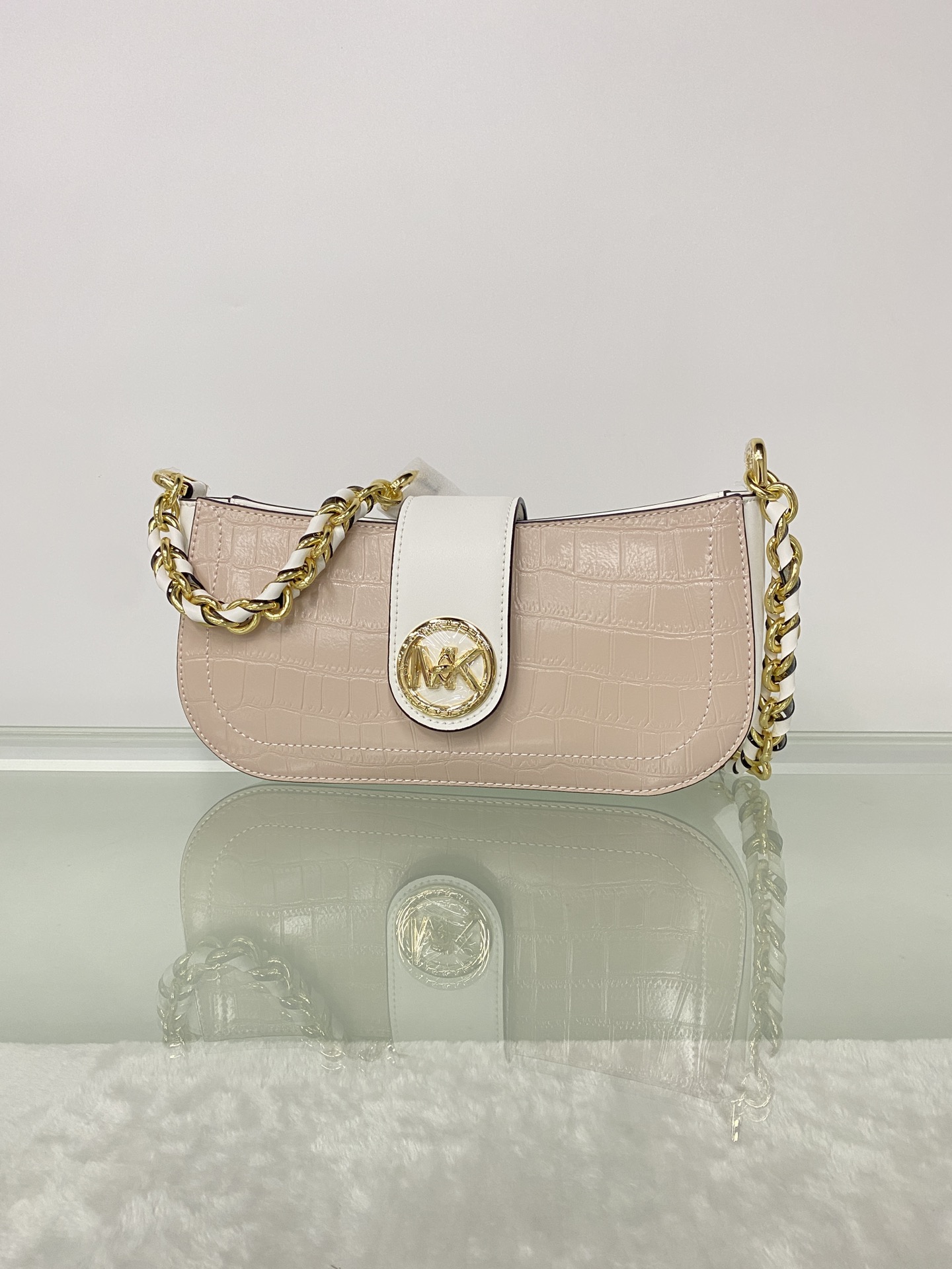 Michael Kors ～MK Carmen 超小号鳄鱼纹牛皮腋下包新月包迷你手提单肩包 散发一股年轻气息 而优雅