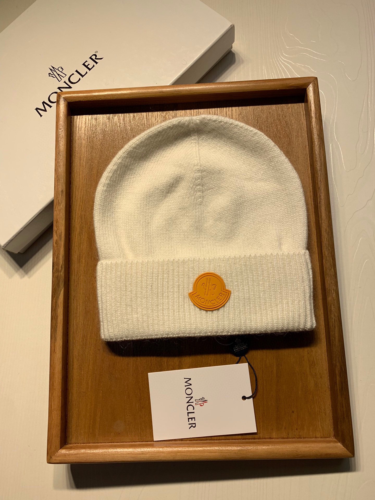 NO:215501,.Covered. [Wool Single Hat] Customers provide wool!  A precious collection of soul hats!  Guest color yarn is very beautiful!  classic!  The touch is soft and greasy. 70 wool 30 rabbit hair. A lamb combed lamb can only produce 30-40g of wool. Such a hat requires three or four lambs. Don’t use ordinary hats on the market to pretend to be. Is the yarn supplied by customers good? The market goods are incomparable!  The top-notch luxury of materials is the charm of the product. Easy access to the counter. Those who mix in the counter must receive it. They love every color. And they are beautiful and endurable!  Men, women, young and old can wear it!  You can beautify the real thing~ Hat Fisherman's hat Baseball hat Knitted hat, hat, Moncler, espadrilles, hats19860909.蒙口.【羊毛单帽】客供小羊毛！珍贵典藏的灵魂帽子！客供色纱.每个颜色都非常好看！经典！手感软腻.70羊毛30兔毛.一只小羊精梳过的小羊仅能产出30-40g的羊毛.这么一个帽子得三四只小羊.不要拿市面上普通帽子冒充相比.客供的纱线好吗.市场货没得比！用料顶级奢华这就是产品的魅力.轻松出入专柜.混专柜的来必收.素色每个颜色都爱.而且美耐级了！男女老少均可用佩戴！见到实物你们能美化了～帽子渔夫帽棒球帽针织帽,帽子,Moncler,espadrilles,hats,hat