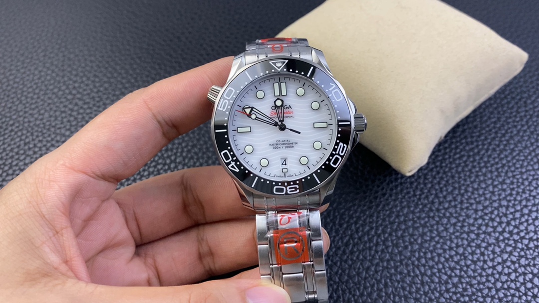 [OMEGA Watches]OR Factoy Seahorse 300m Series White Plate Watch The dial is al