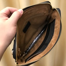 2021年范家最新手包,意大利进口头层牛皮,手感超舒服。配2位数密码锁🔒,牛皮硬皮包角防磨损又不失线条美,拿到绝对让你爱 2021年范家最新手包,意大利进口头层牛皮,手感超舒服。配2位数密码锁🔒,牛皮硬皮包角防磨损又不失线条美,拿到绝对让你爱