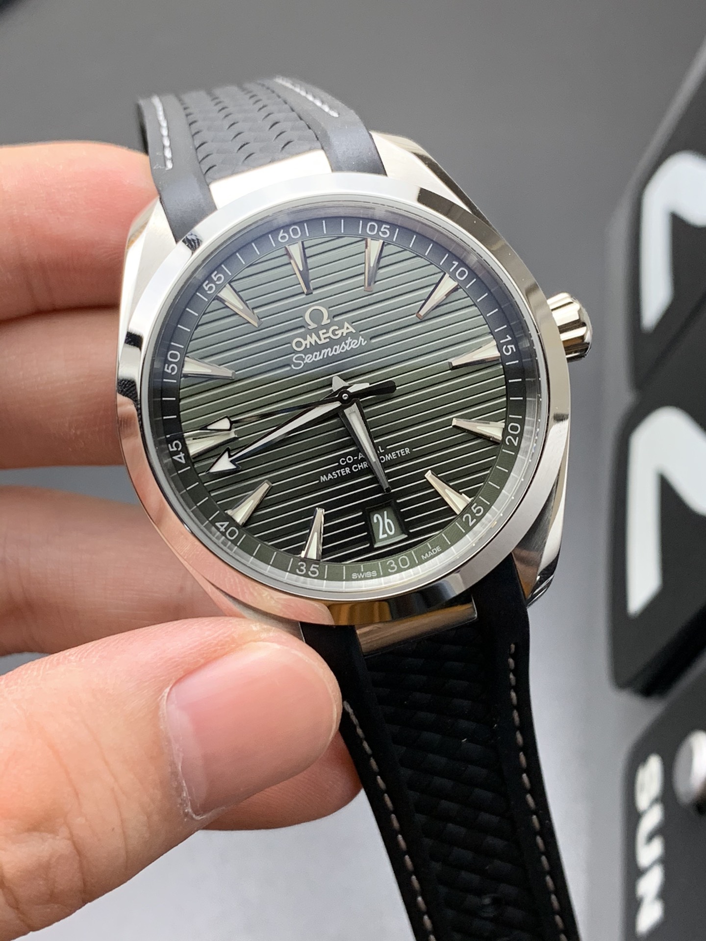 Omega 柚木绿海马