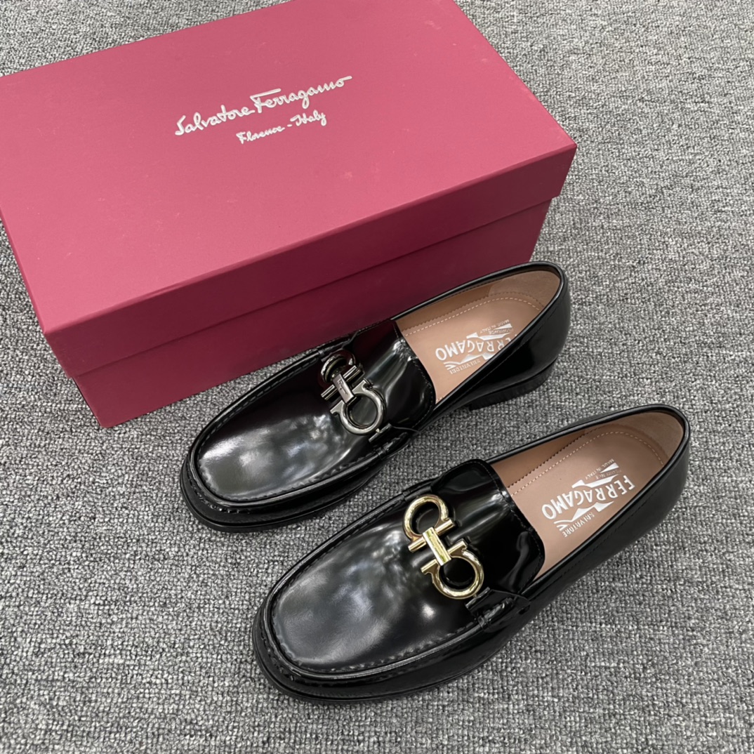 Salvatore Ferragamo Heren Loafers - Zwart Leer, Handgemaakt, Perfecte Pasvorm