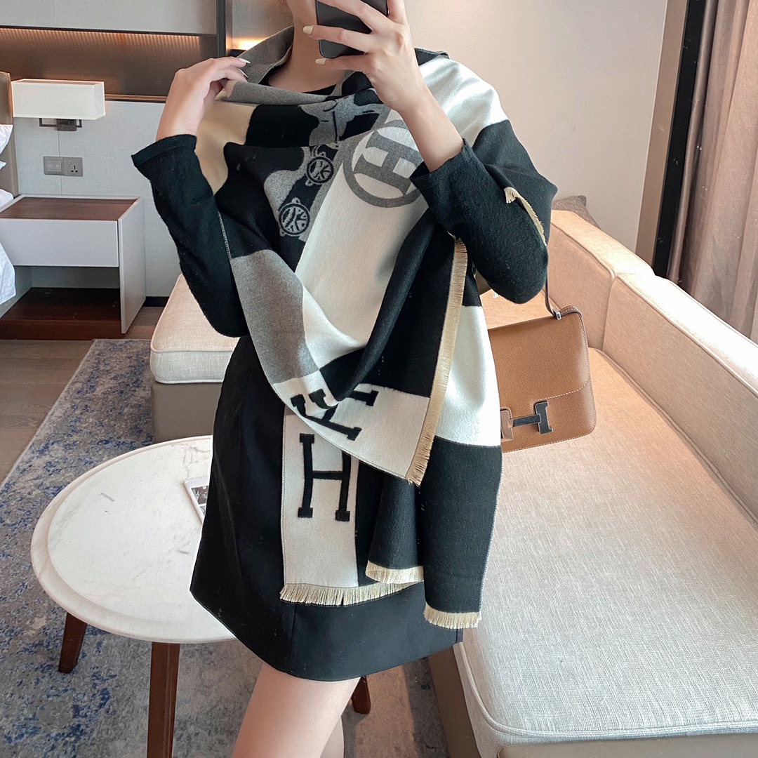Hermès - Silk Scarf