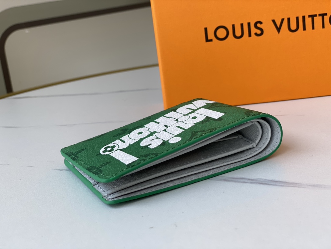 Side profile view of the bifold leather wallet