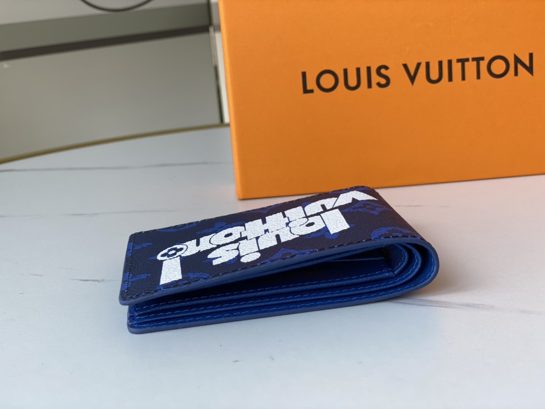 Close-up of the leather texture on a bifold wallet