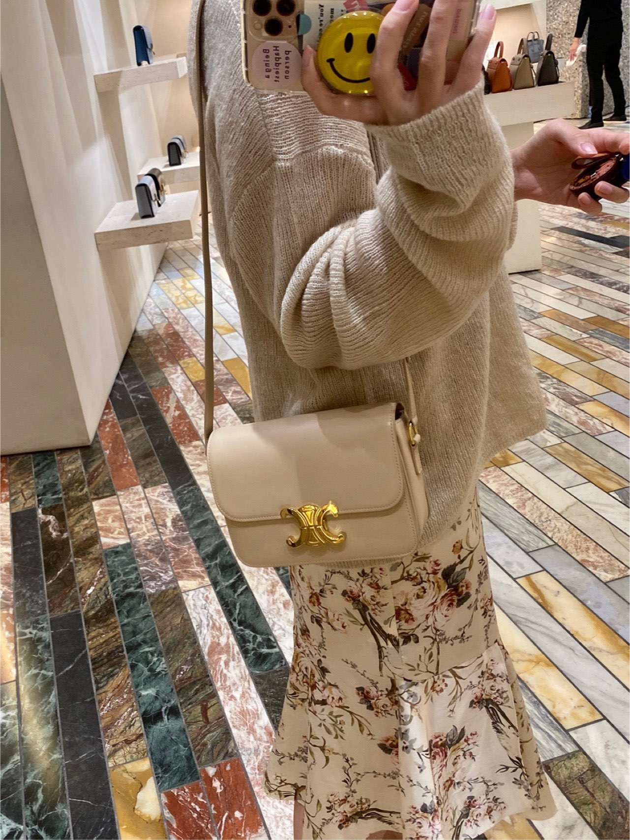 CELINE TEEN TRIOMPHE 18.5CM BAG 188423奶茶色