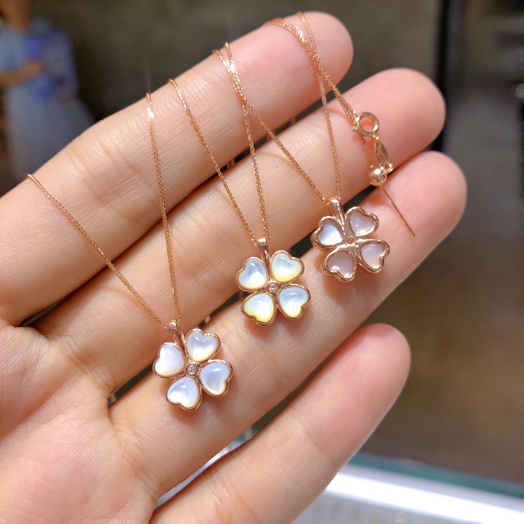 Van Cleef & Arpels 情人节好礼 小价位含18k金链