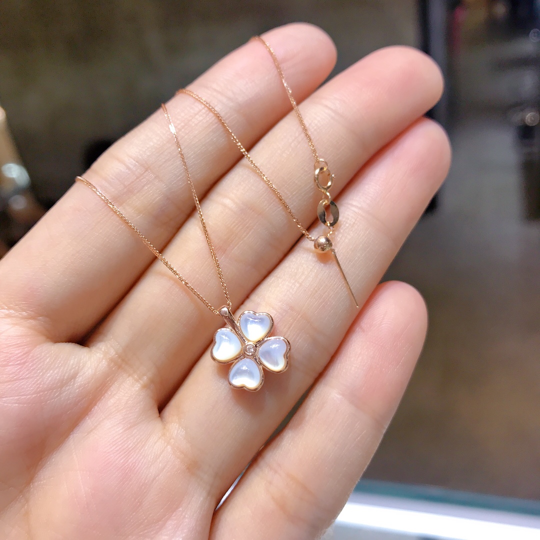 Van Cleef & Arpels 情人节好礼 小价位含18k金链
