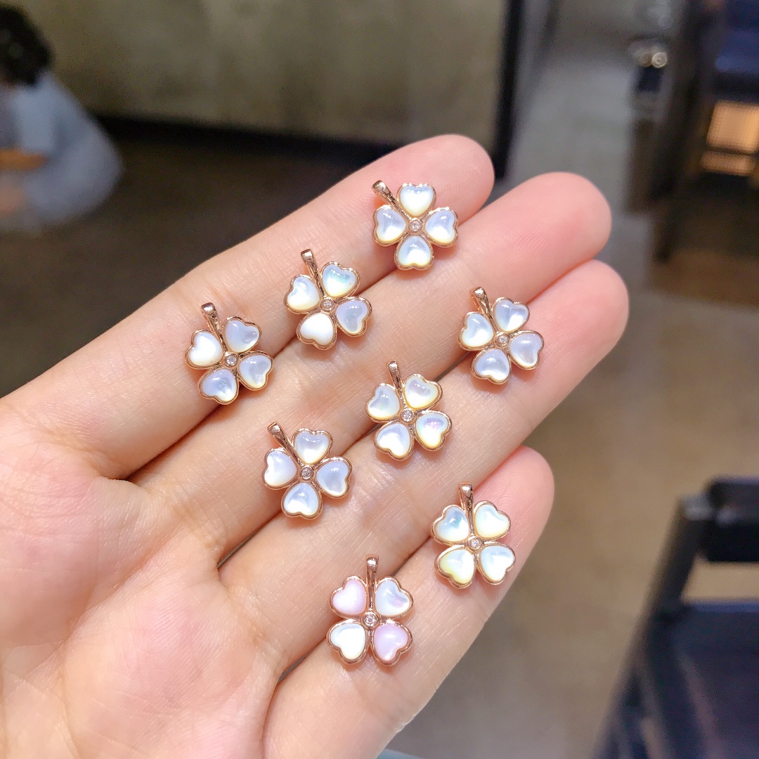 Van Cleef & Arpels 情人节好礼 小价位含18k金链