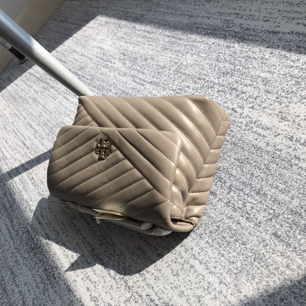 Tory Burch ～托里伯奇 58465 羊皮 电绣包