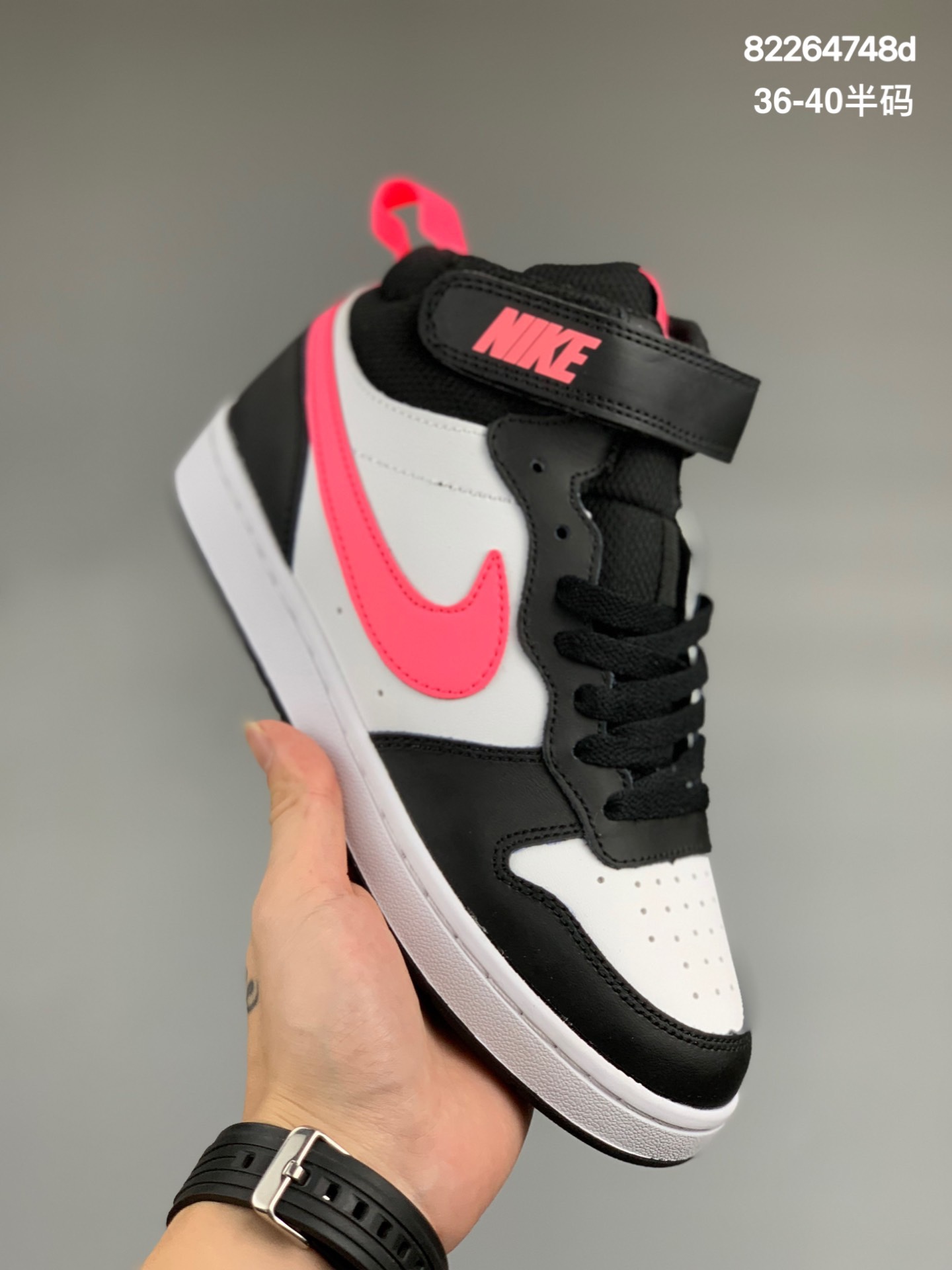 
 耐克/Nike Court Borough Mid2 小AJ1黑曜石高帮百搭休闲运动板鞋，经典耐用的设计，兼顾舒适脚感和出众风范，演绎匠心之作。结构性的支撑贴合感结合复古篮球设计，塑就场外全明星风范 货号：CD7782 
尺码：36 36.5 37.5 38 38.5 39 40
编码：82264748d