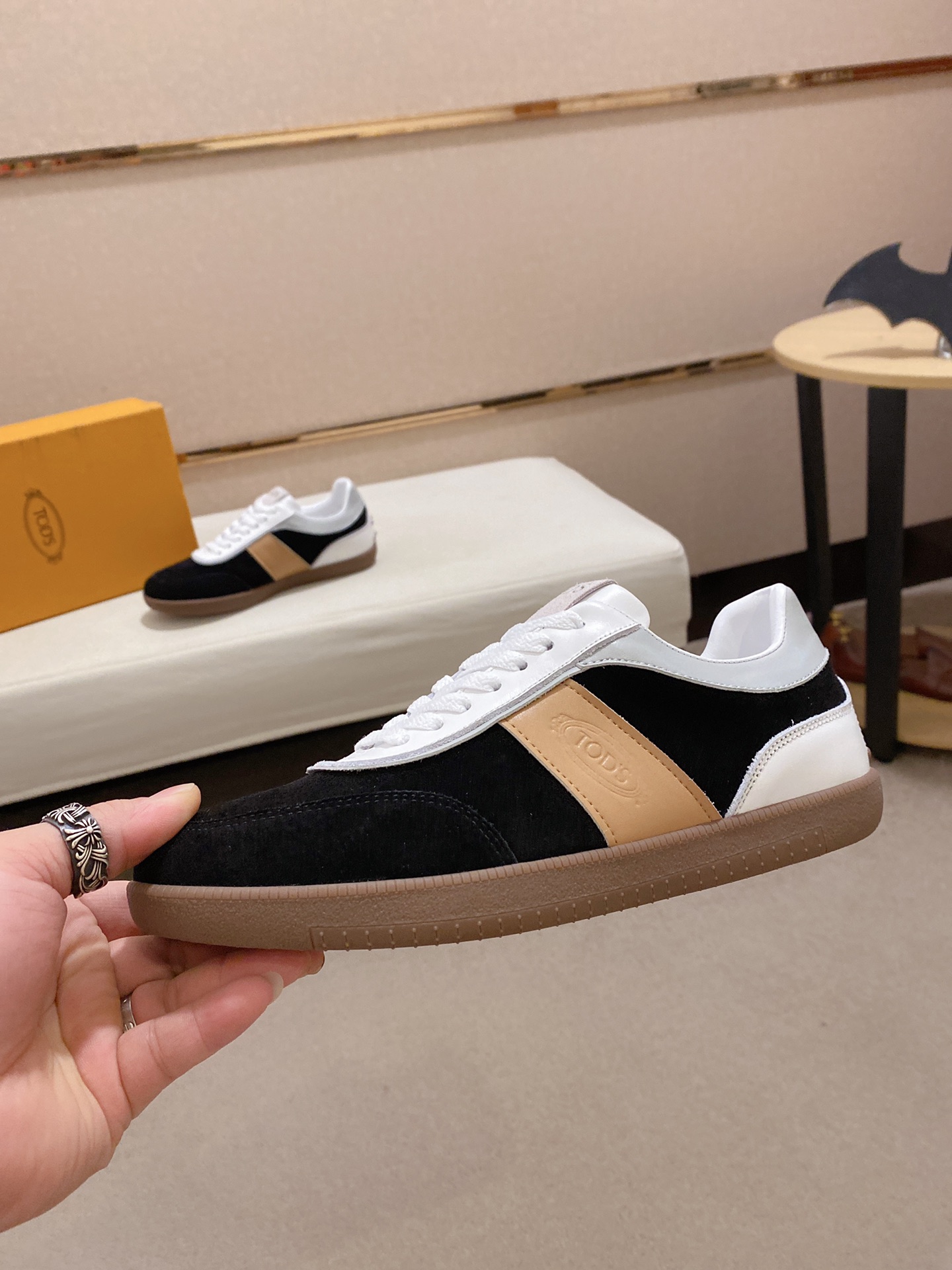 Precio de fábrica: 250Tods Tods zapatos para hombre contador de mercancías originales! Las mejores m