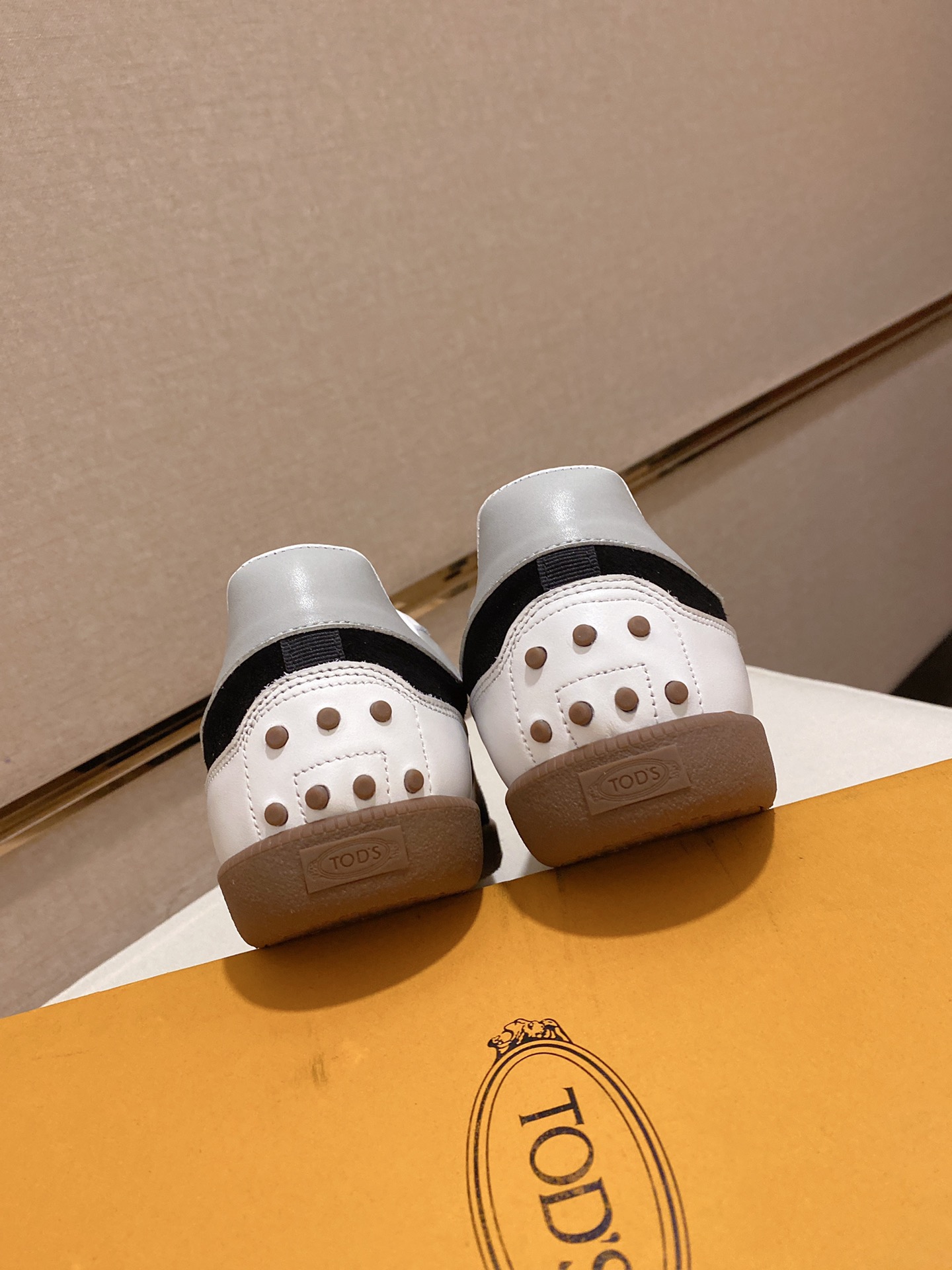 Precio de fábrica: 250Tods Tods zapatos para hombre contador de mercancías originales! Las mejores m