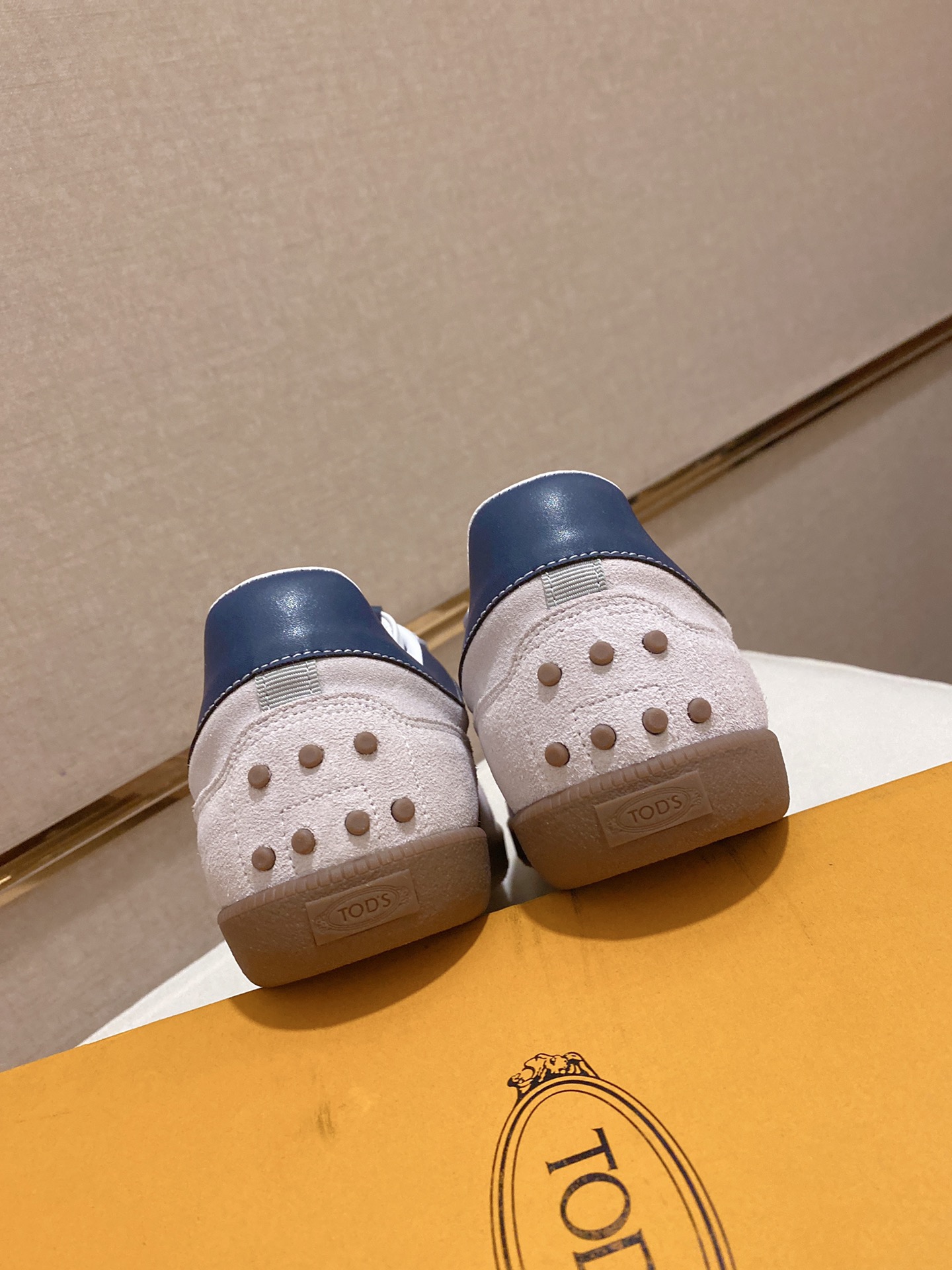 Precio de fábrica: 250Tods Tods zapatos para hombre contador de mercancías originales! Las mejores m