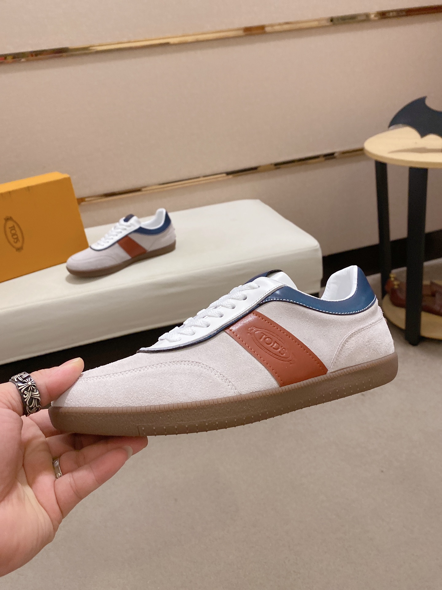 Precio de fábrica: 250Tods Tods zapatos para hombre contador de mercancías originales! Las mejores m