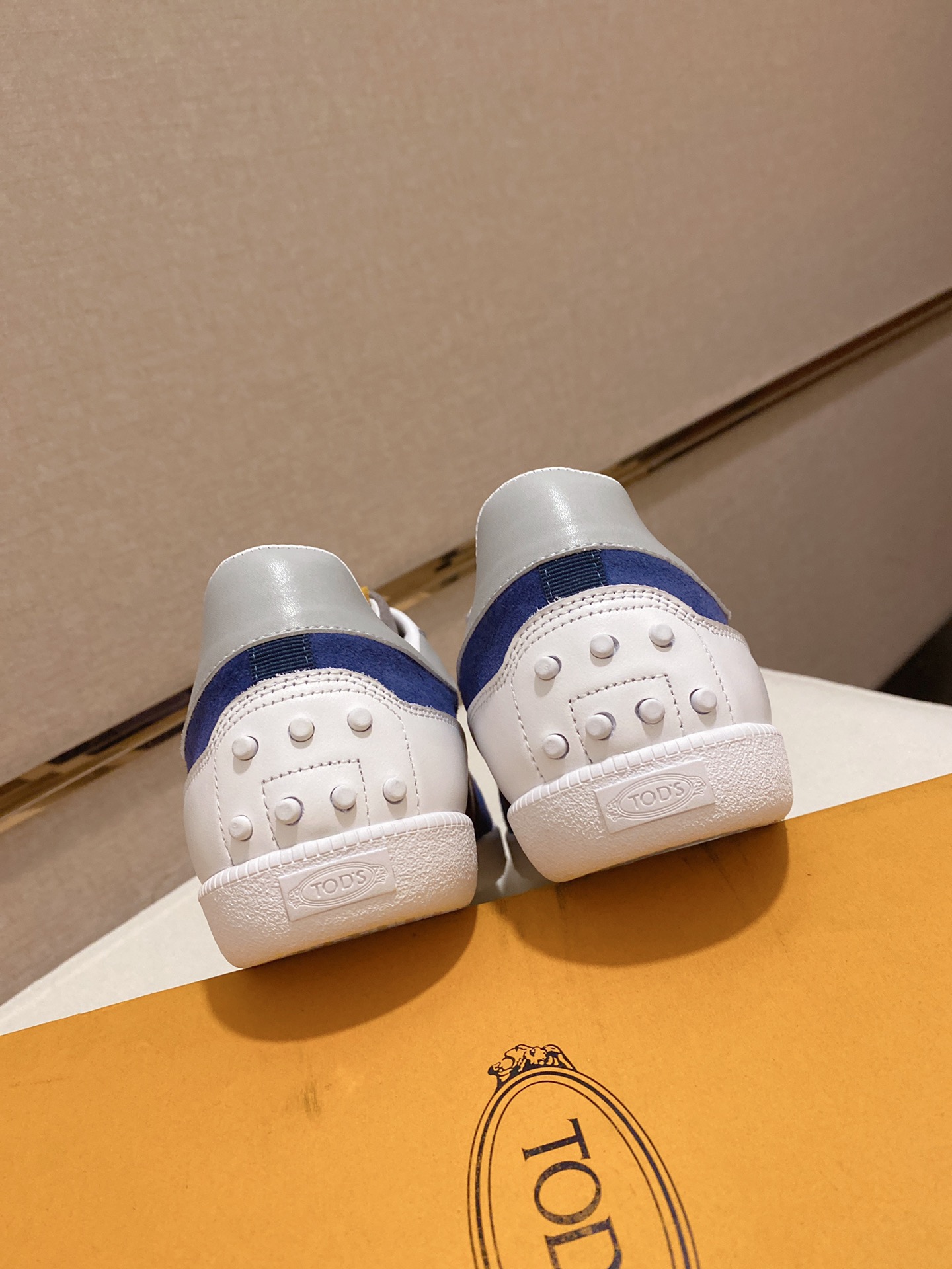 Precio de fábrica: 250Tods Tods zapatos para hombre contador de mercancías originales! Las mejores m