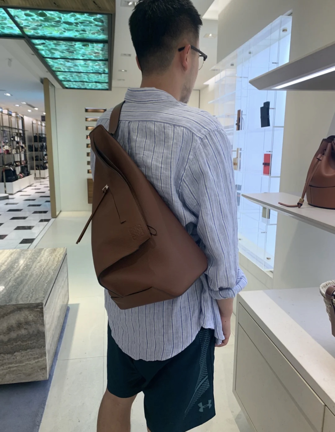 Loewe罗意威 Anton Backpack 焦糖色
