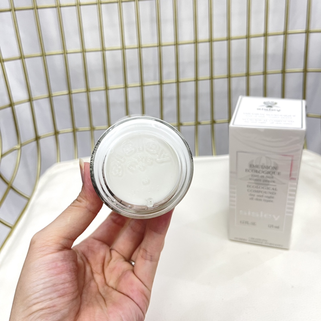 Sisley Ecological Compound Day and Night Emulsion - 125ml for All Skin Types 6 i1629700037 507 0