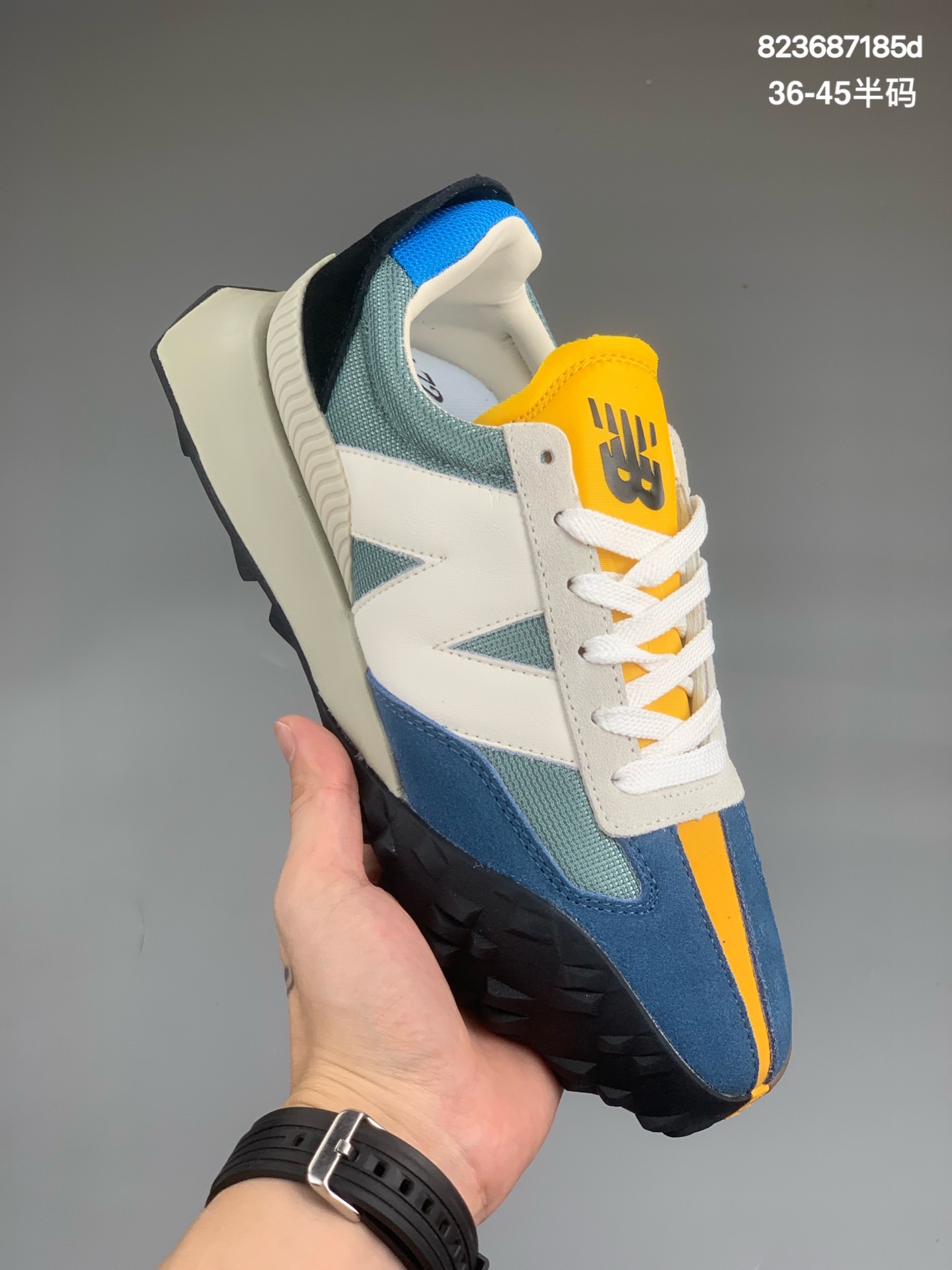 
公司级新百伦 New Balance 72复古先锋 UXC72 CBD系列复古休闲运动慢跑鞋，上世纪 70 年代的意大利街头风格NB新百伦 全新 New Balance 72系列，以更纯粹的复古风格设计打造的全新造型。
尺码：36-45半码
编码：823687185d