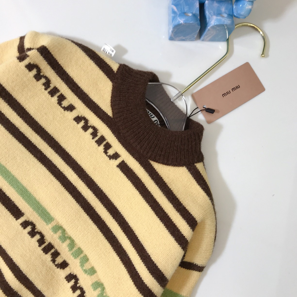 “High-Quality Child Costumes and Sweaters: Miu*21SS Brands, Skin-Comfort Material, Wool Mixed” - 图片 4