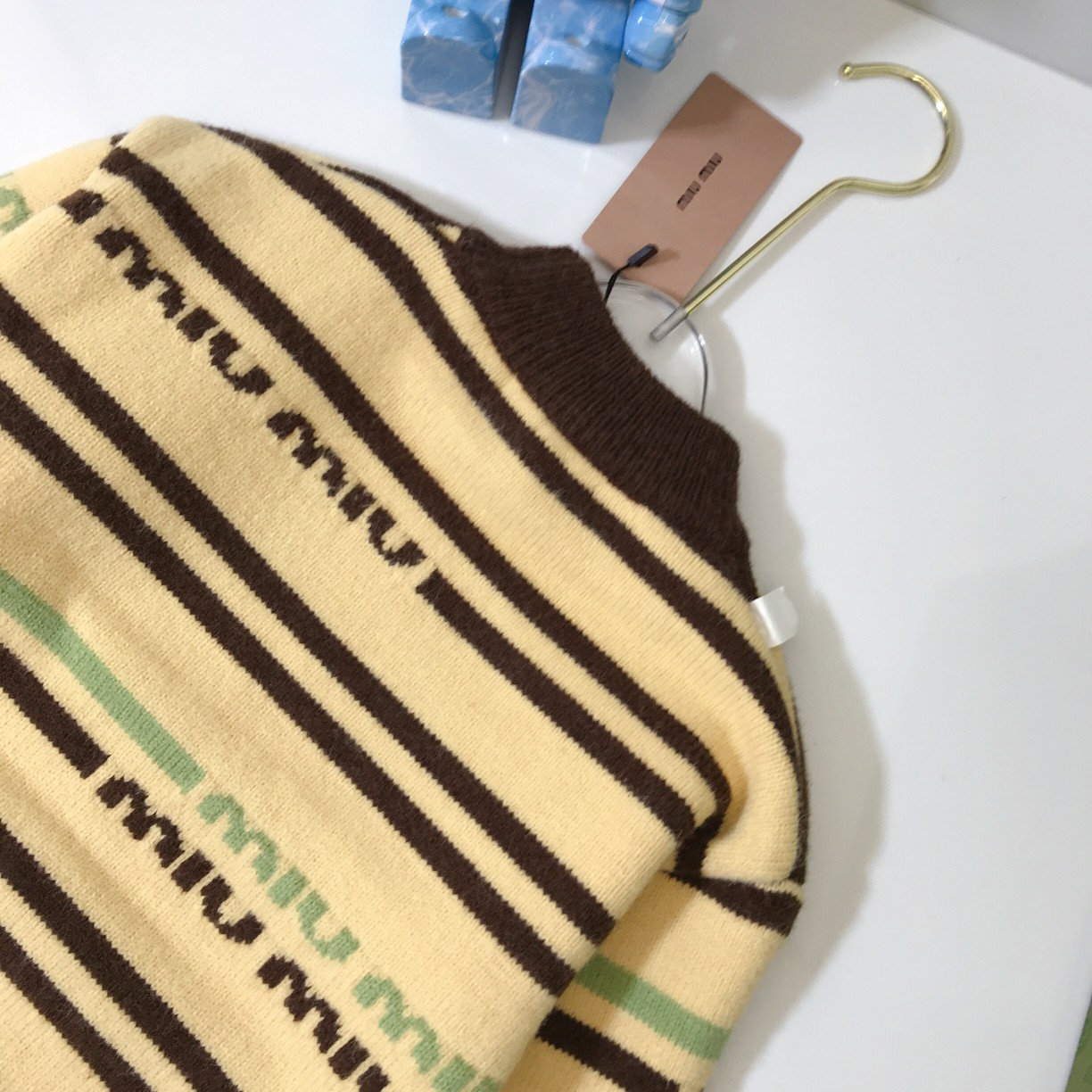 “High-Quality Child Costumes and Sweaters: Miu*21SS Brands, Skin-Comfort Material, Wool Mixed” - 图片 8
