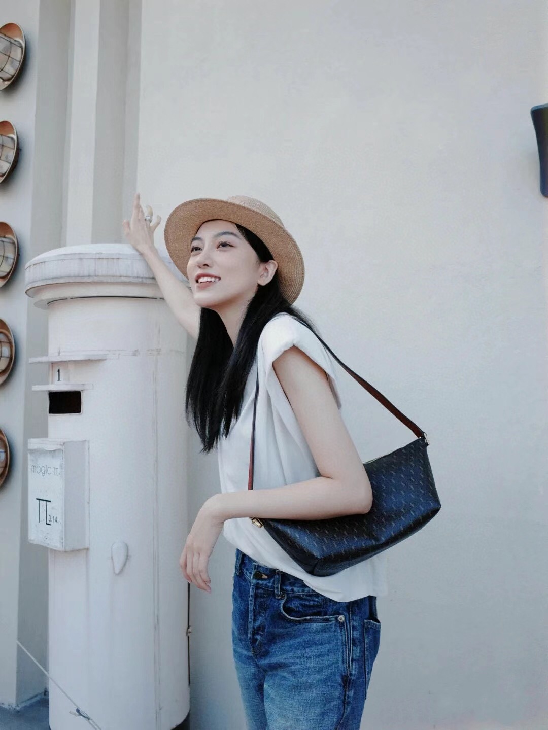 其经典的复古老花设计 做为Y家忠爱粉的你又怎能错过