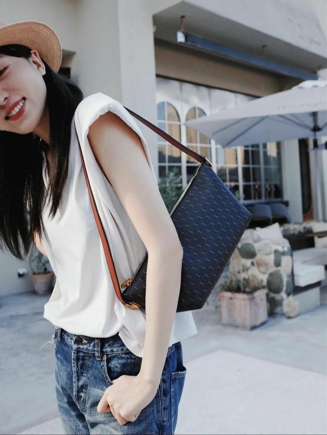 其经典的复古老花设计 做为Y家忠爱粉的你又怎能错过