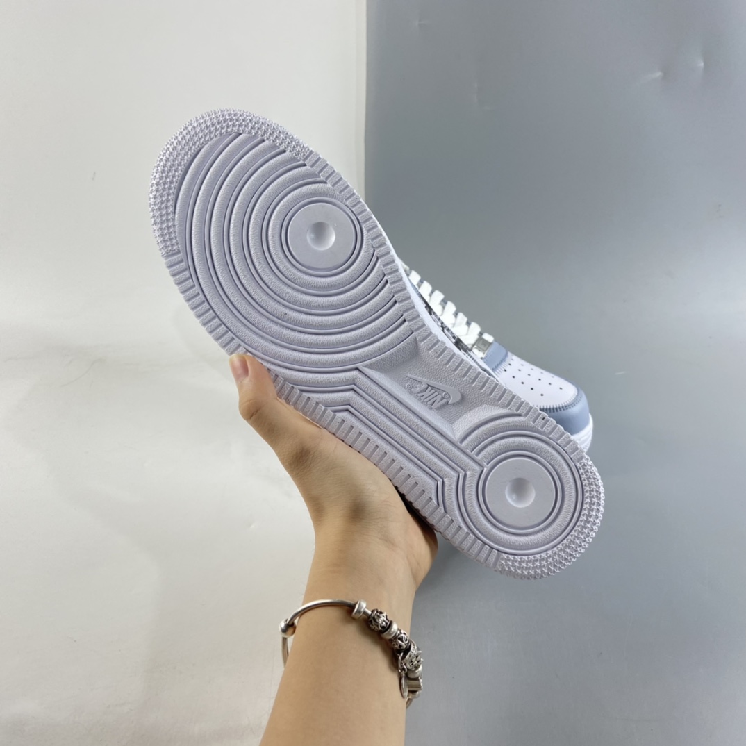 P260  Kaws x NIKE Air Force 1 Low 联名款空军一号低帮休闲板鞋 CW2288-111