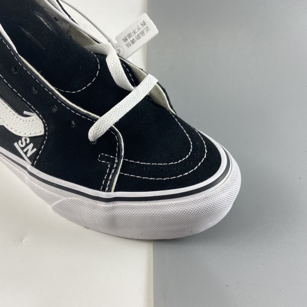 P160   Vans SK8-HI经典黑白字母logo高帮男女鞋休闲板鞋 VN0A4U3CTDW