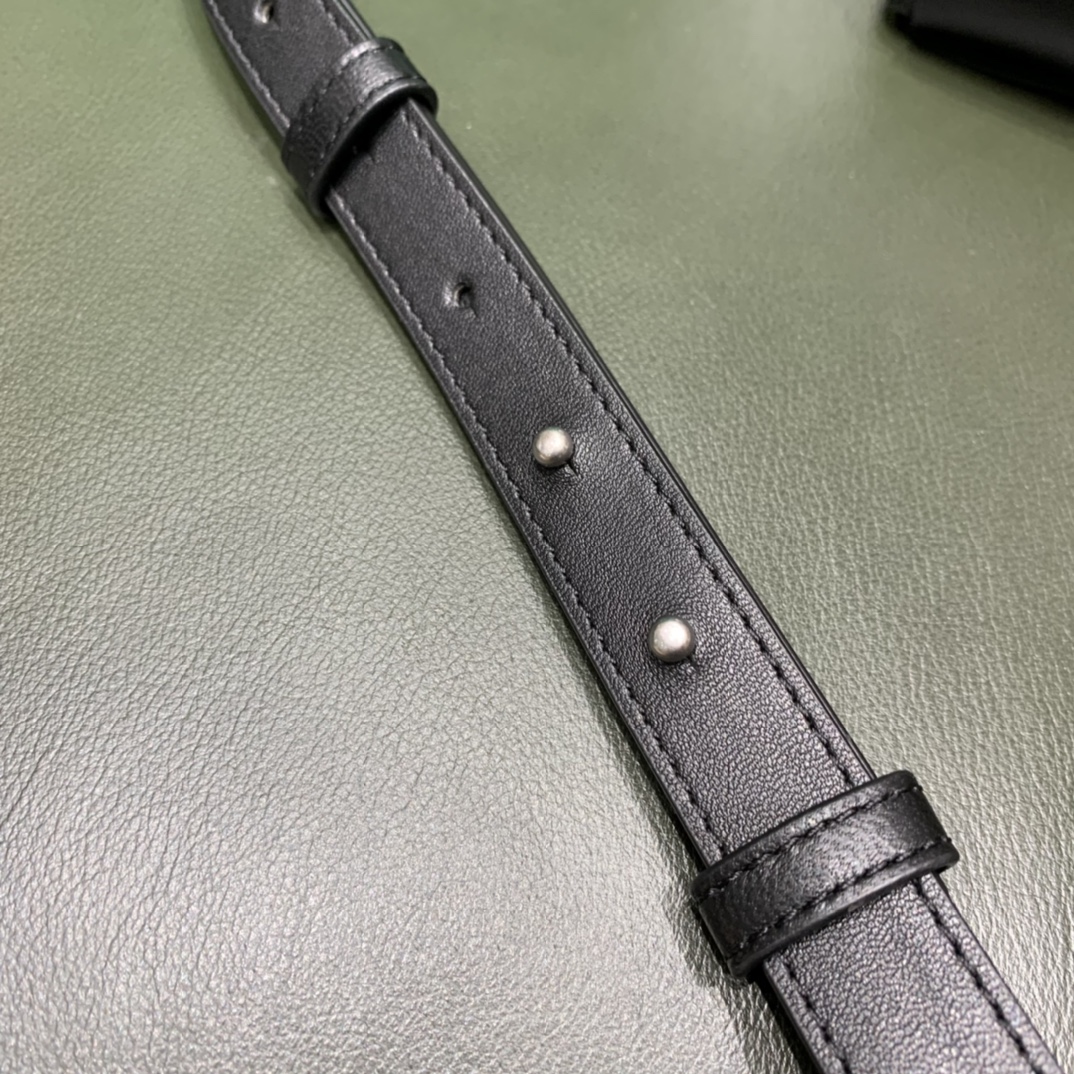 Bottega Veneta Mini Cassette 小包 666688羊皮黑色