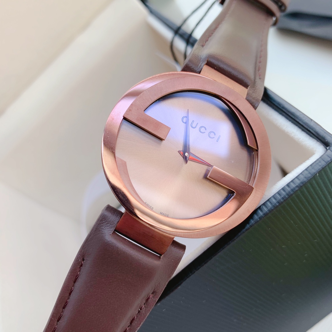 Часы Gucci