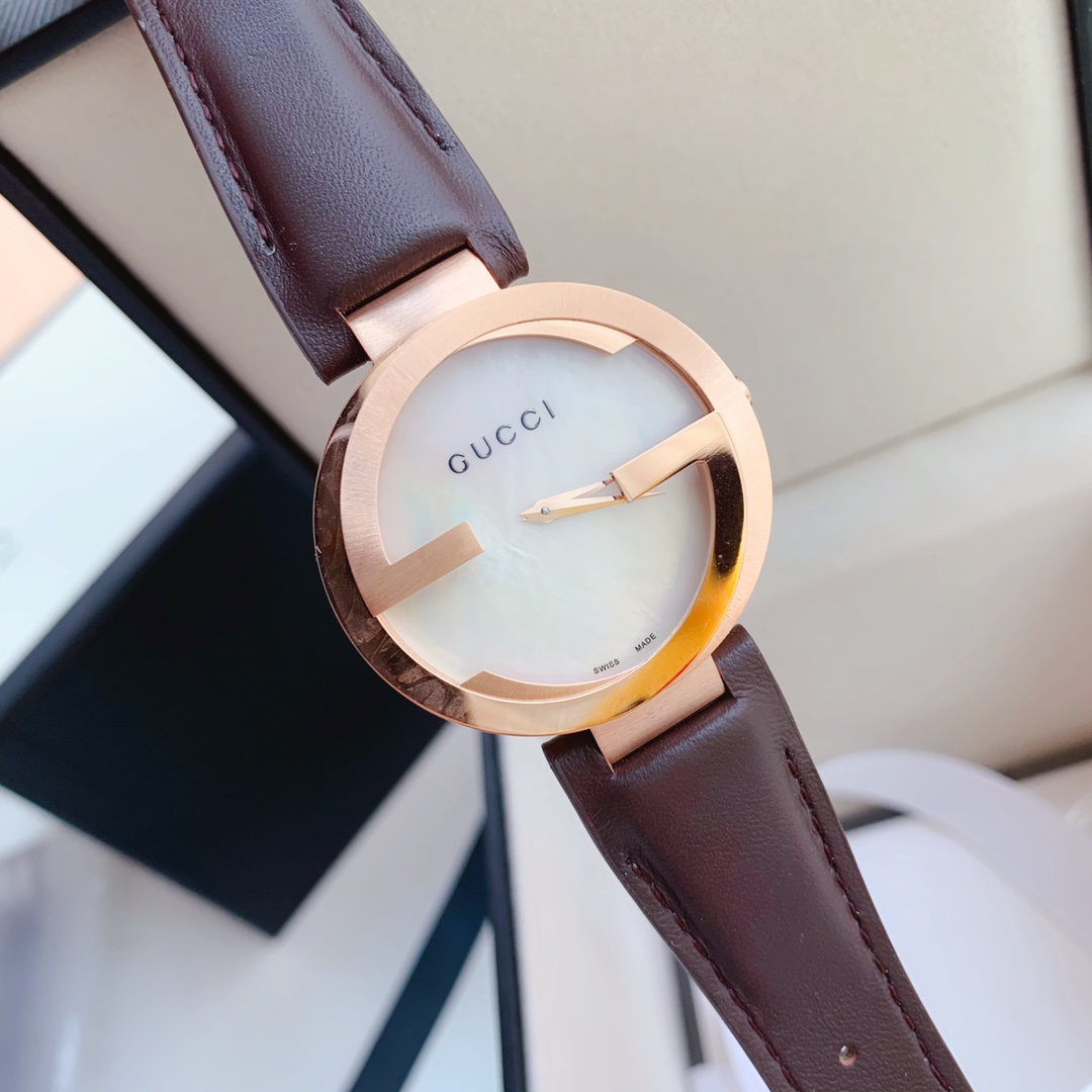 Часы Gucci