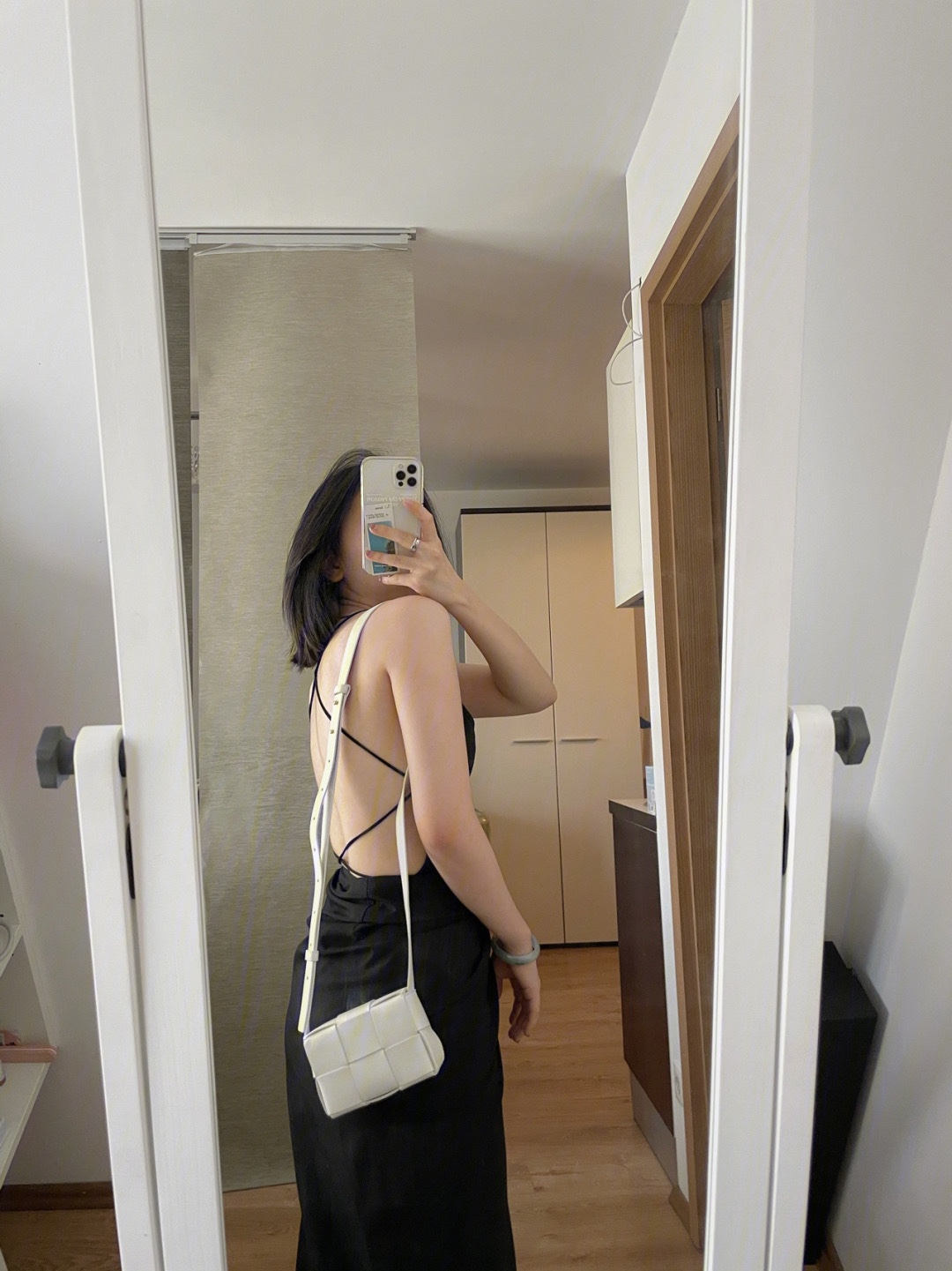 Bottega Veneta Mini Cassette 小包 666688羊皮白色